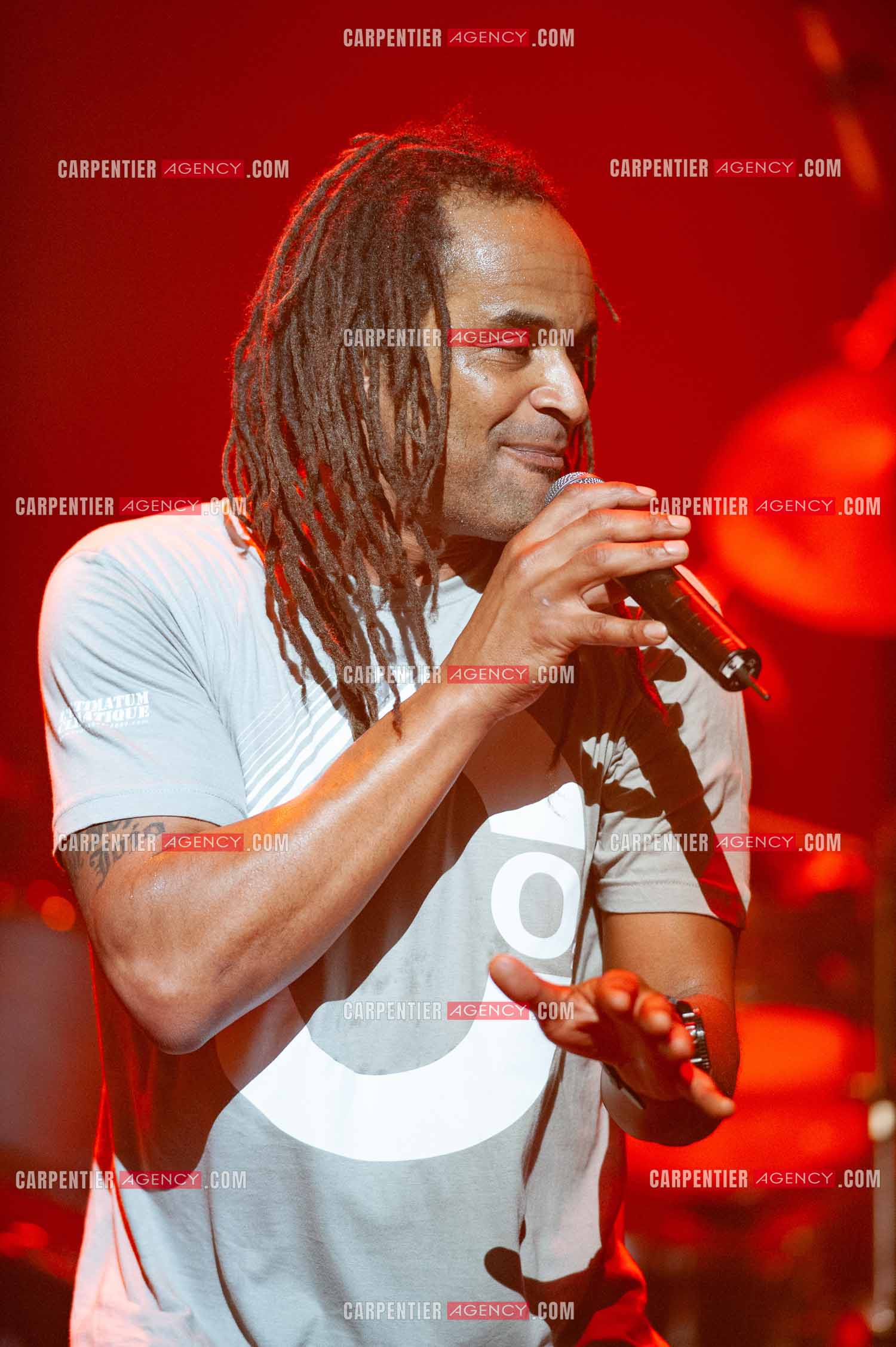 Grand concert au Zénith de Paris “ ULTIMATUM PLANETE ZÉNITH “ le 22 Nov 2009. Le chanteur Yannick Noah.                                    ( Exclusif )