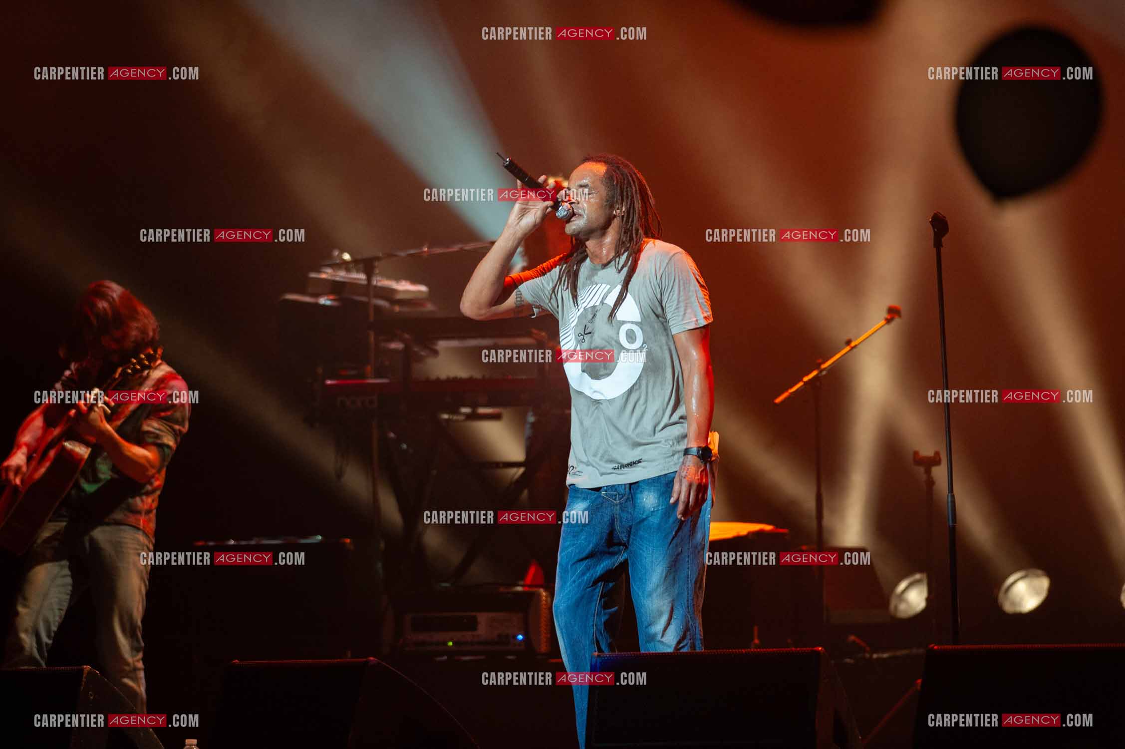 Grand concert au Zénith de Paris “ ULTIMATUM PLANETE ZÉNITH “ le 22 Nov 2009. Le chanteur Yannick Noah.                                    ( Exclusif )