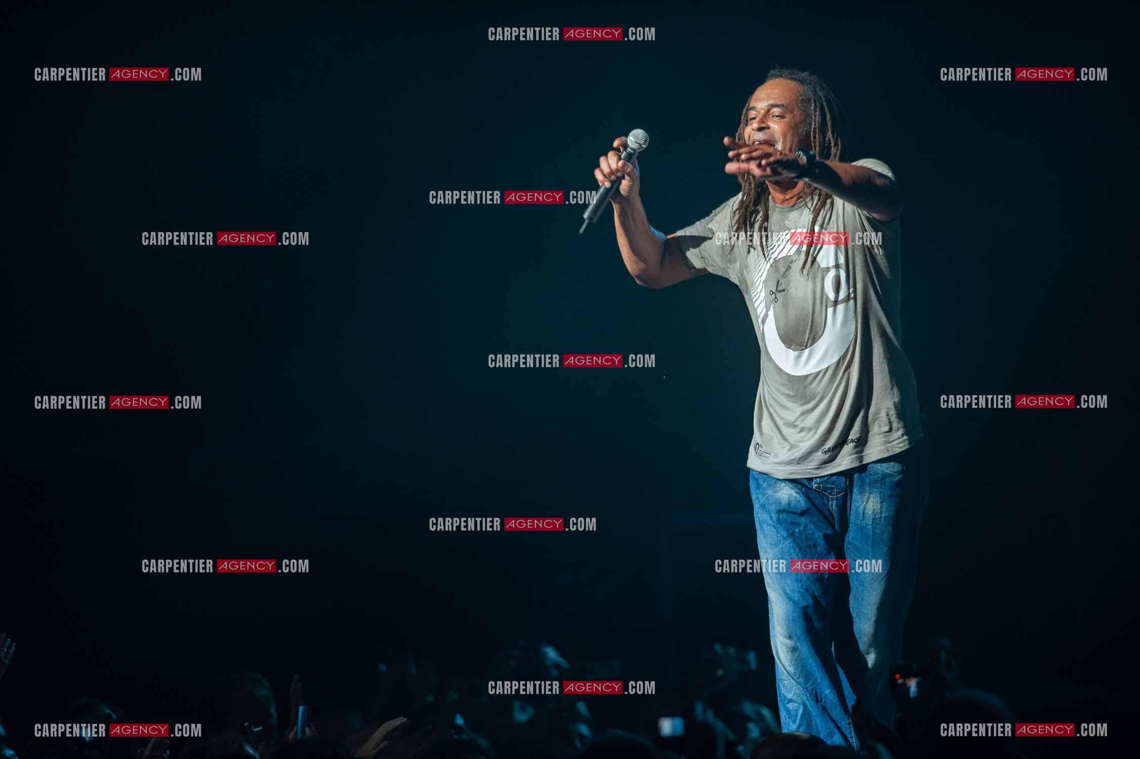Grand concert au Zénith de Paris “ ULTIMATUM PLANETE ZÉNITH “ le 22 Nov 2009. Le chanteur Yannick Noah.                                    ( Exclusif )