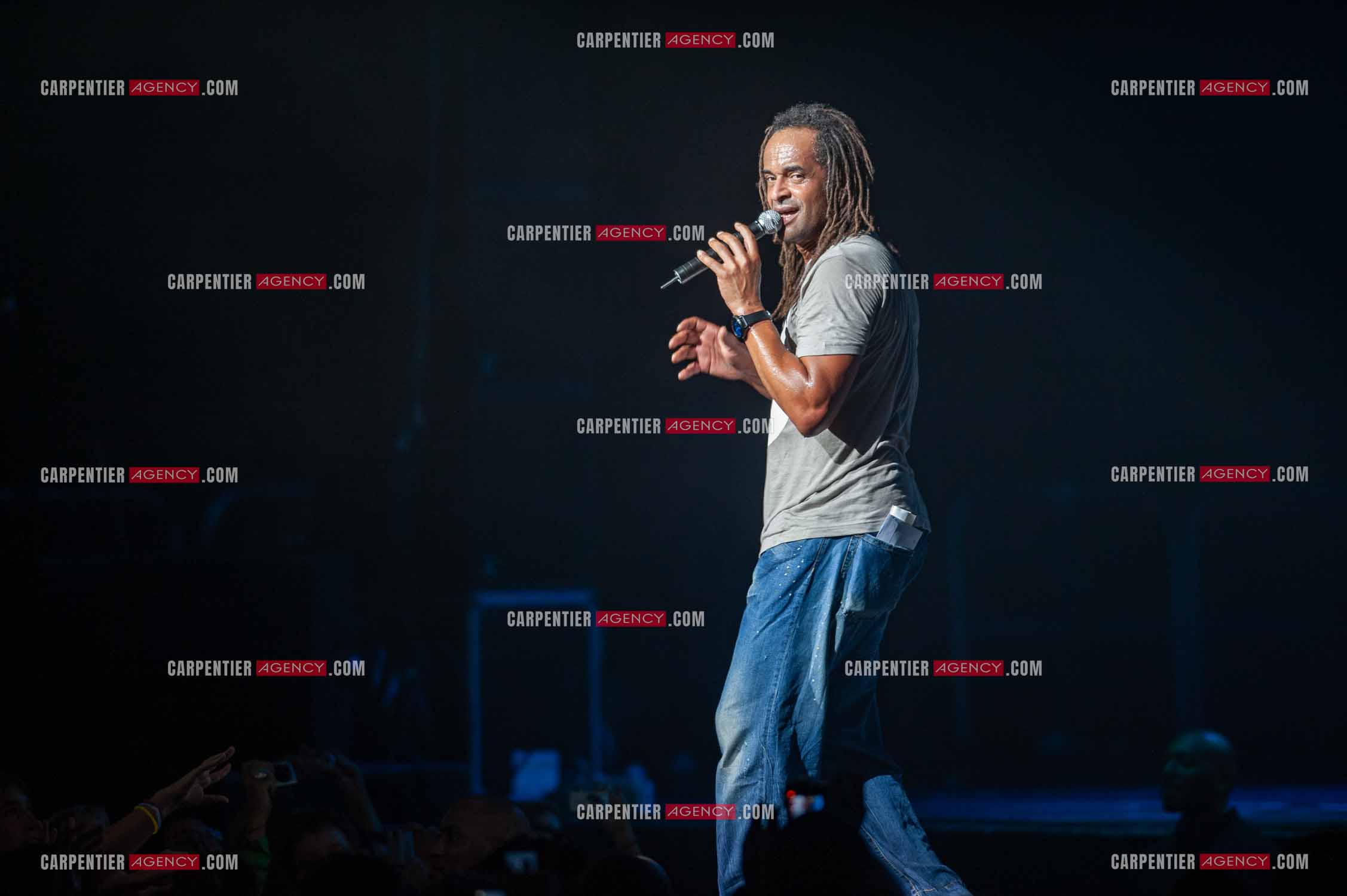 Grand concert au Zénith de Paris “ ULTIMATUM PLANETE ZÉNITH “ le 22 Nov 2009. Le chanteur Yannick Noah.                                    ( Exclusif )
