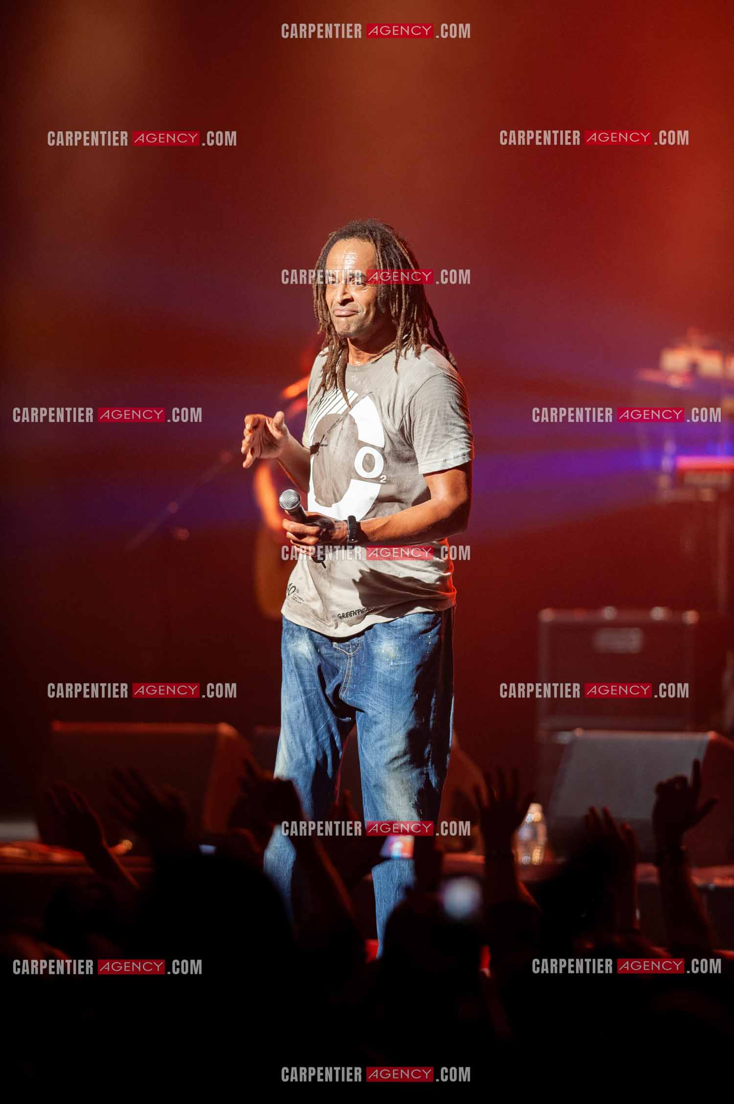 Grand concert au Zénith de Paris “ ULTIMATUM PLANETE ZÉNITH “ le 22 Nov 2009. Le chanteur Yannick Noah.                                    ( Exclusif )