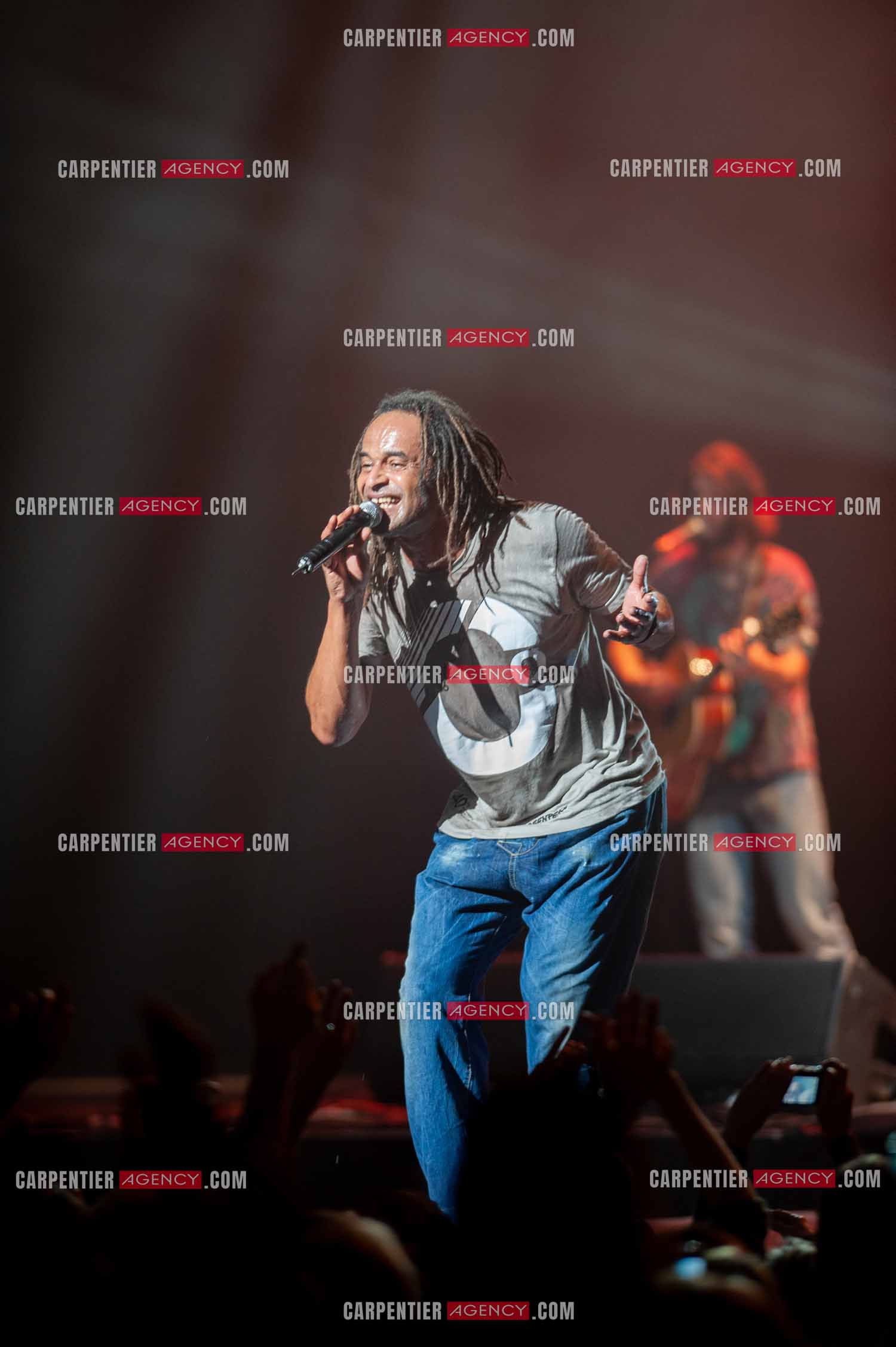 Grand concert au Zénith de Paris “ ULTIMATUM PLANETE ZÉNITH “ le 22 Nov 2009. Le chanteur Yannick Noah.                                    ( Exclusif )