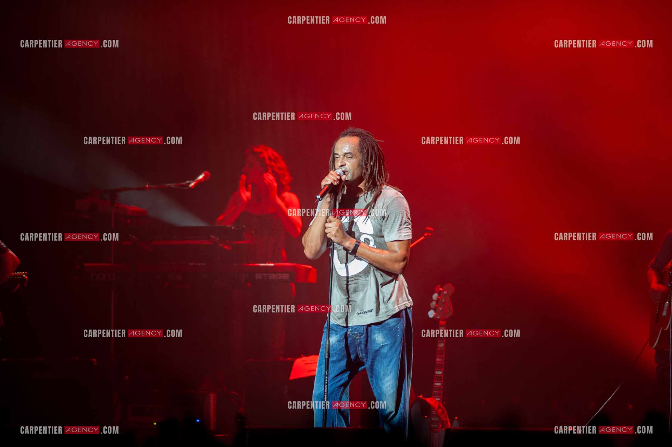 Grand concert au Zénith de Paris “ ULTIMATUM PLANETE ZÉNITH “ le 22 Nov 2009. Le chanteur Yannick Noah.                                    ( Exclusif )