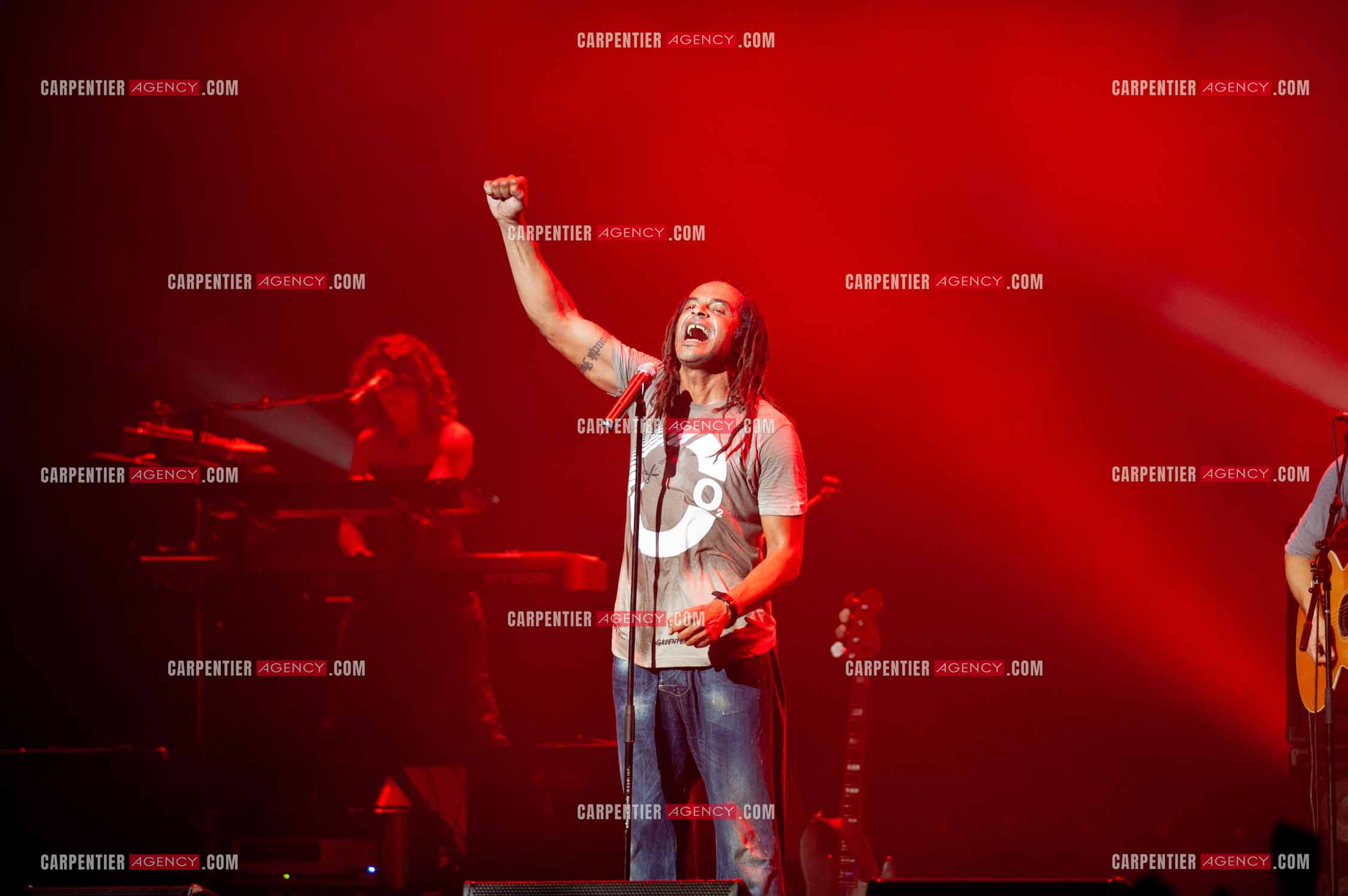 Grand concert au Zénith de Paris “ ULTIMATUM PLANETE ZÉNITH “ le 22 Nov 2009. Le chanteur Yannick Noah.                                    ( Exclusif )