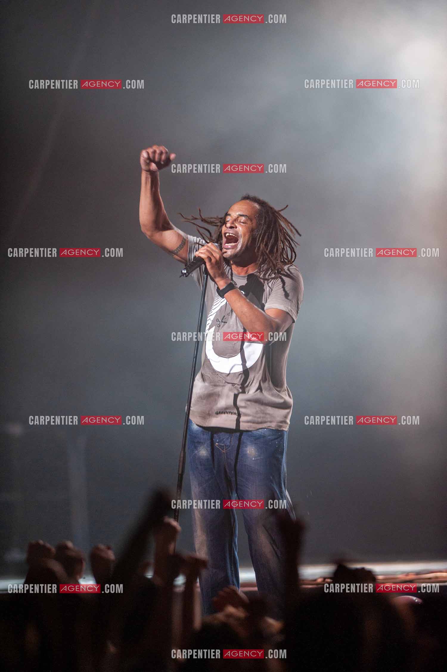 Grand concert au Zénith de Paris “ ULTIMATUM PLANETE ZÉNITH “ le 22 Nov 2009. Le chanteur Yannick Noah.                                    ( Exclusif )