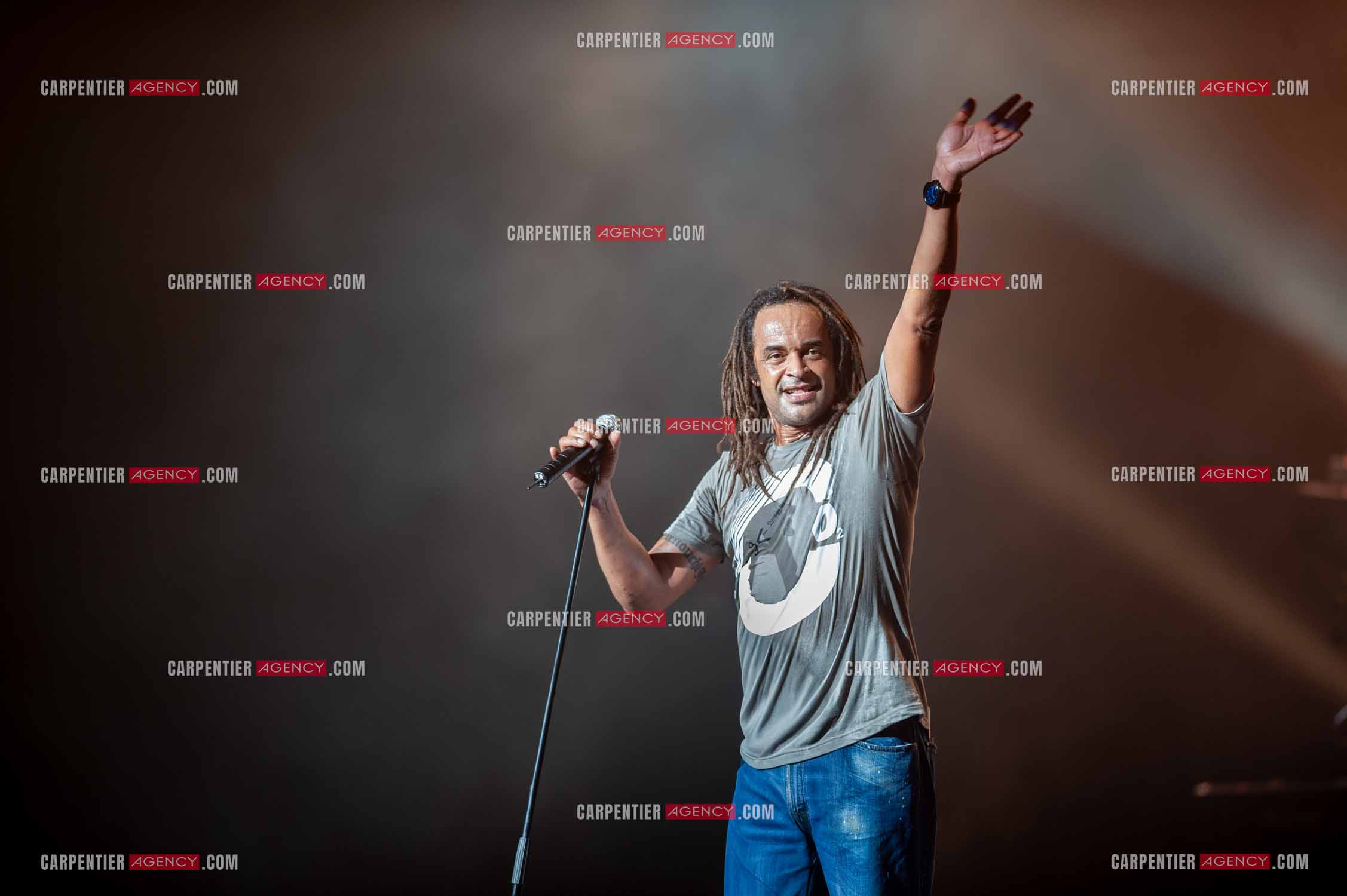 Grand concert au Zénith de Paris “ ULTIMATUM PLANETE ZÉNITH “ le 22 Nov 2009. Le chanteur Yannick Noah.                                    ( Exclusif )