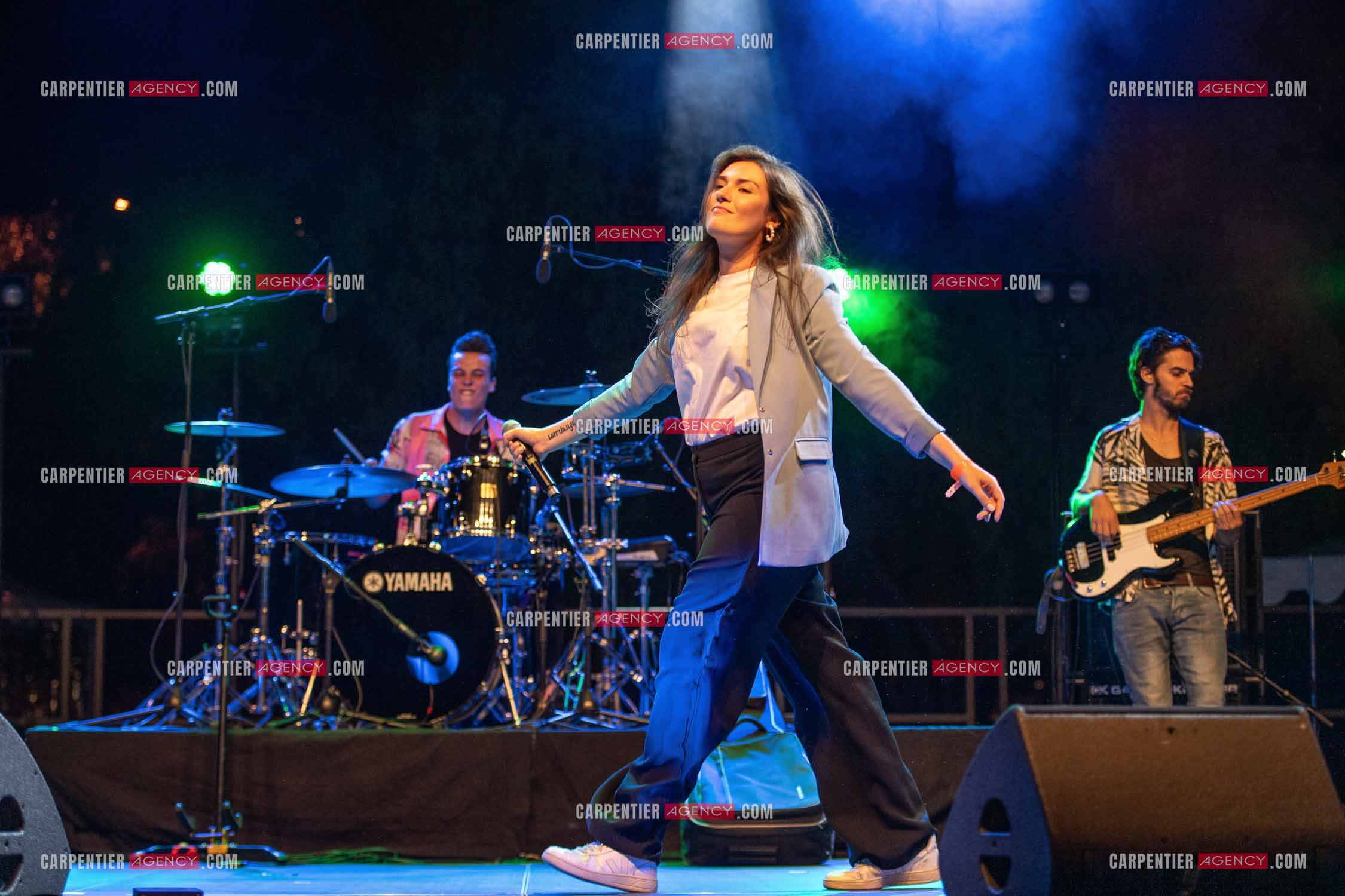 Les gagnants de la saison 2021 de The voice en tournée d'été. La chanteuse Louise Mambell.    ( Exclusif )