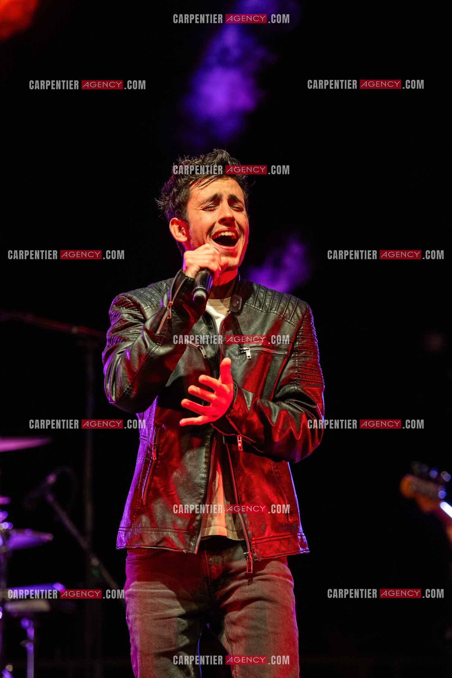 Les gagnants de la saison 2021 de The voice en tournée d'été. Le chanteur Arthur Chaminade.    ( Exclusif )