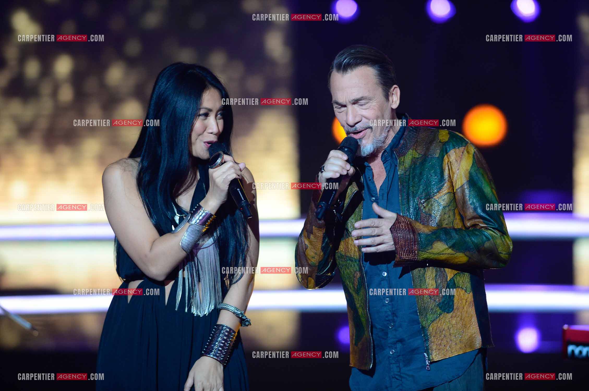 Saison 5 de l'émission The Voice en 2016. La chanteuse Anggun invitée de l'émission pour un duo avec le coach Florent Pagny.     ( Exclusif )