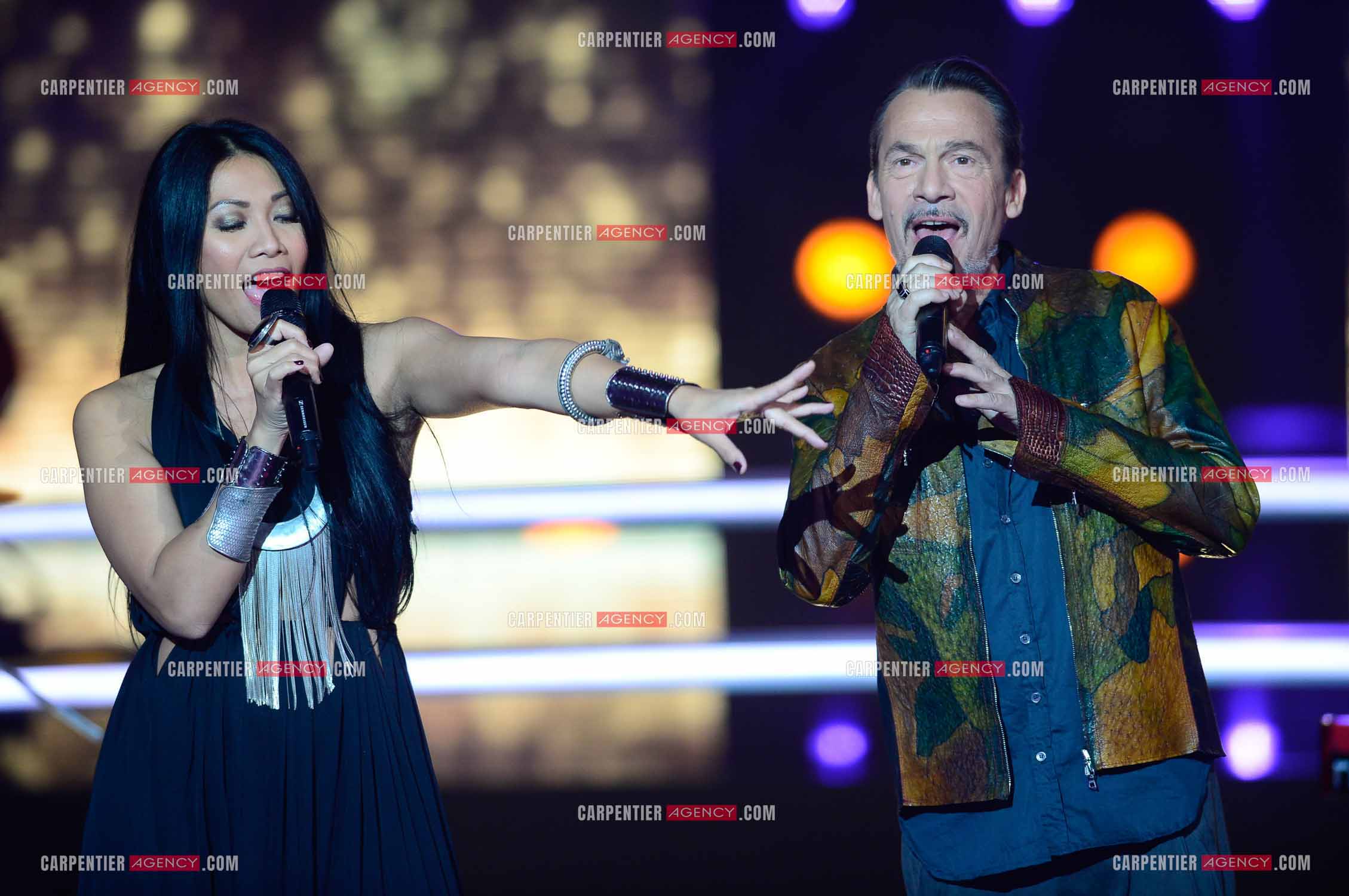 Saison 5 de l'émission The Voice en 2016. La chanteuse Anggun invitée de l'émission pour un duo avec le coach Florent Pagny.     ( Exclusif )