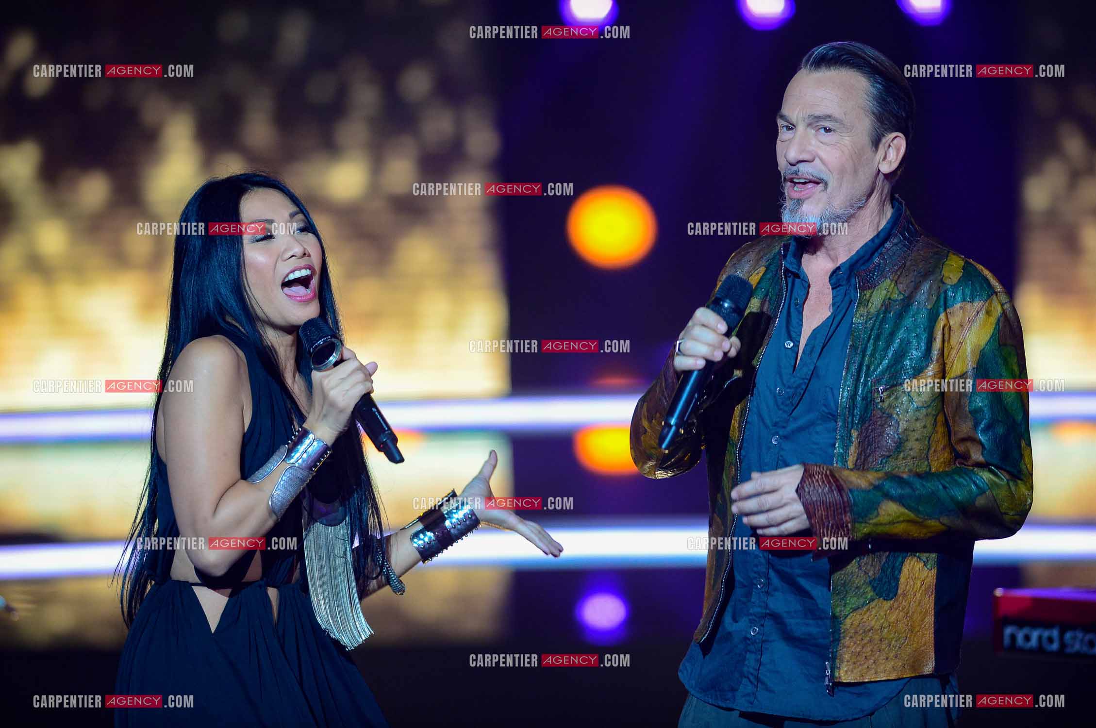 Saison 5 de l'émission The Voice en 2016. La chanteuse Anggun invitée de l'émission pour un duo avec le coach Florent Pagny.     ( Exclusif )