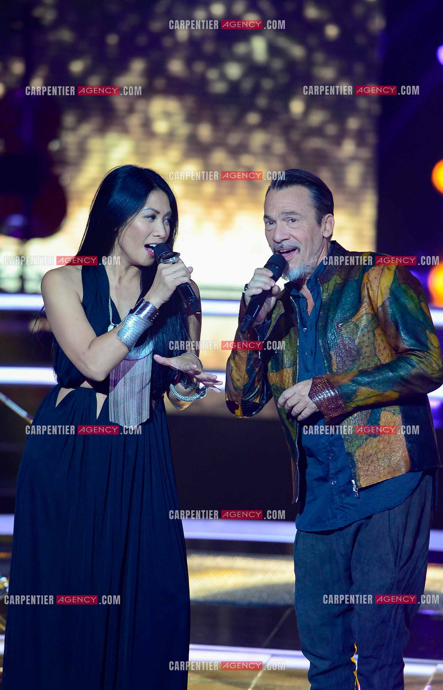 Saison 5 de l'émission The Voice en 2016. La chanteuse Anggun invitée de l'émission pour un duo avec le coach Florent Pagny.     ( Exclusif )