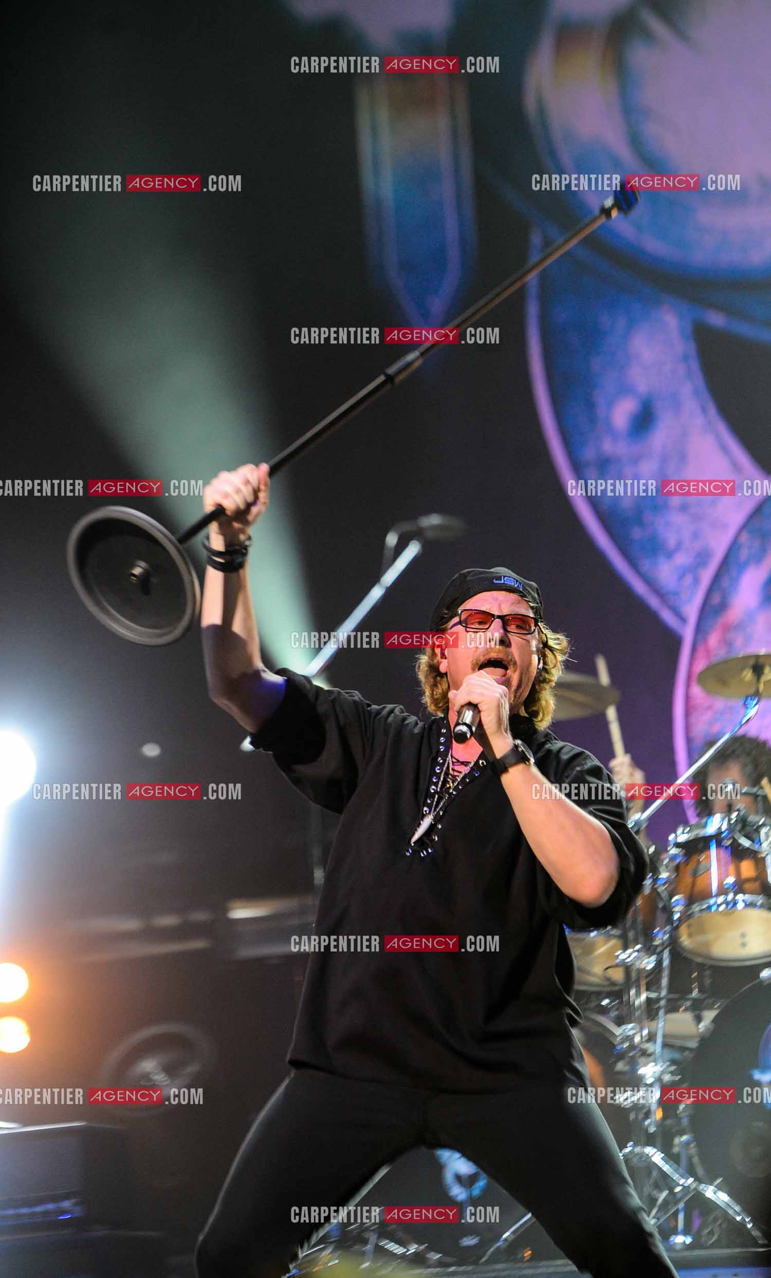 Le groupe Toto en concert au Zénith de Paris. Le chanteur du groupe, Joe Williams. ( Exclusif )