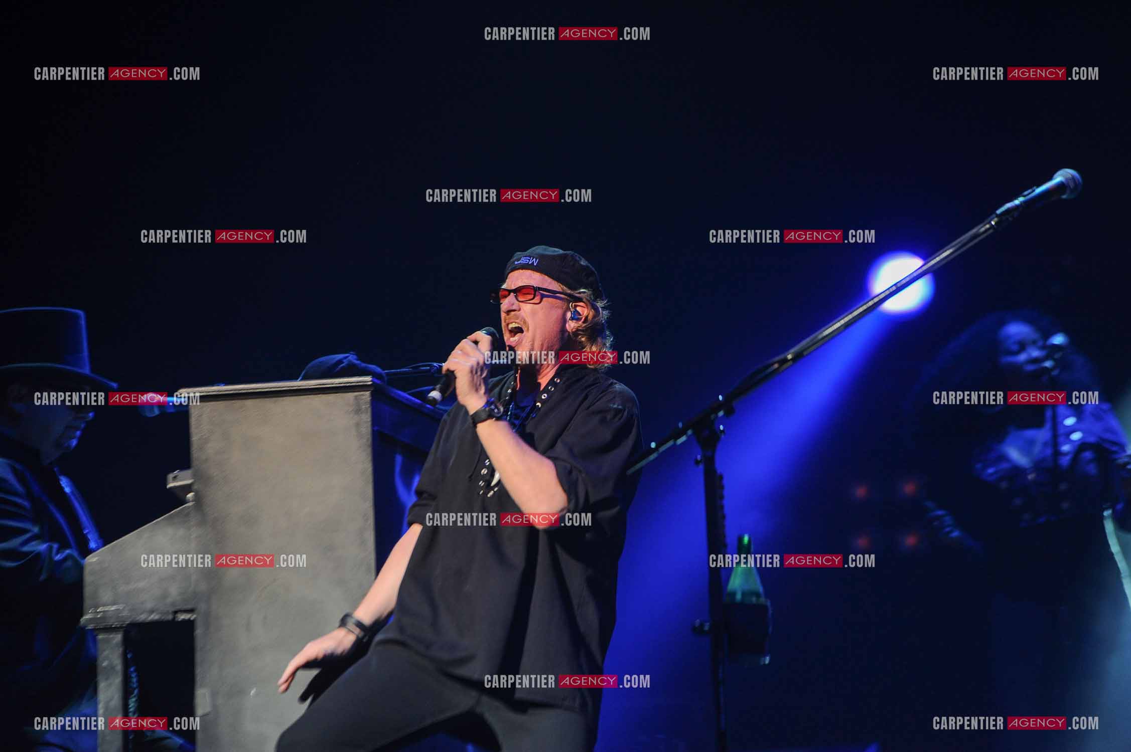 Le groupe Toto en concert au Zénith de Paris. Le chanteur du groupe, Joe Williams. ( Exclusif )