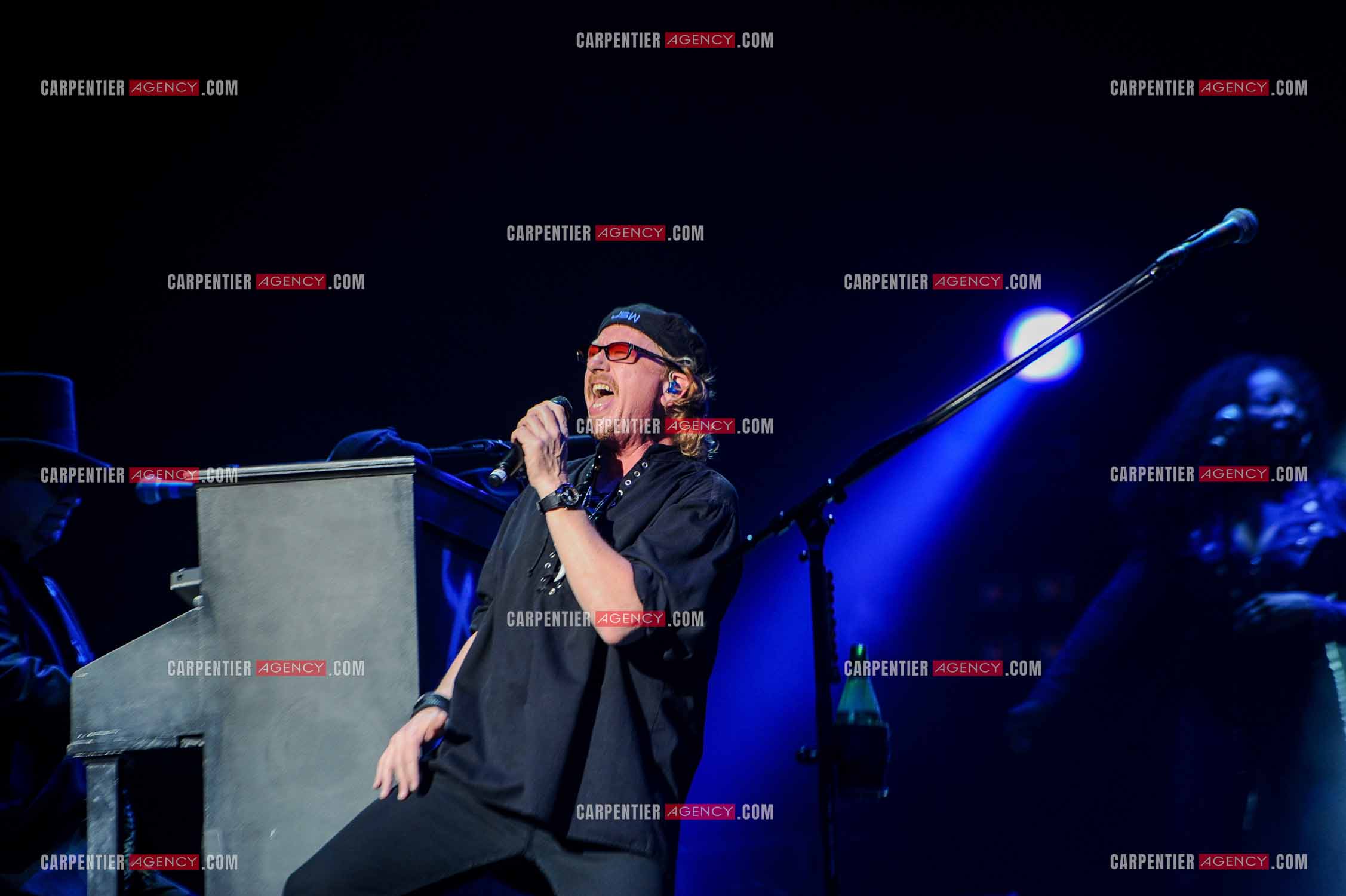 Le groupe Toto en concert au Zénith de Paris. Le chanteur du groupe, Joe Williams. ( Exclusif )