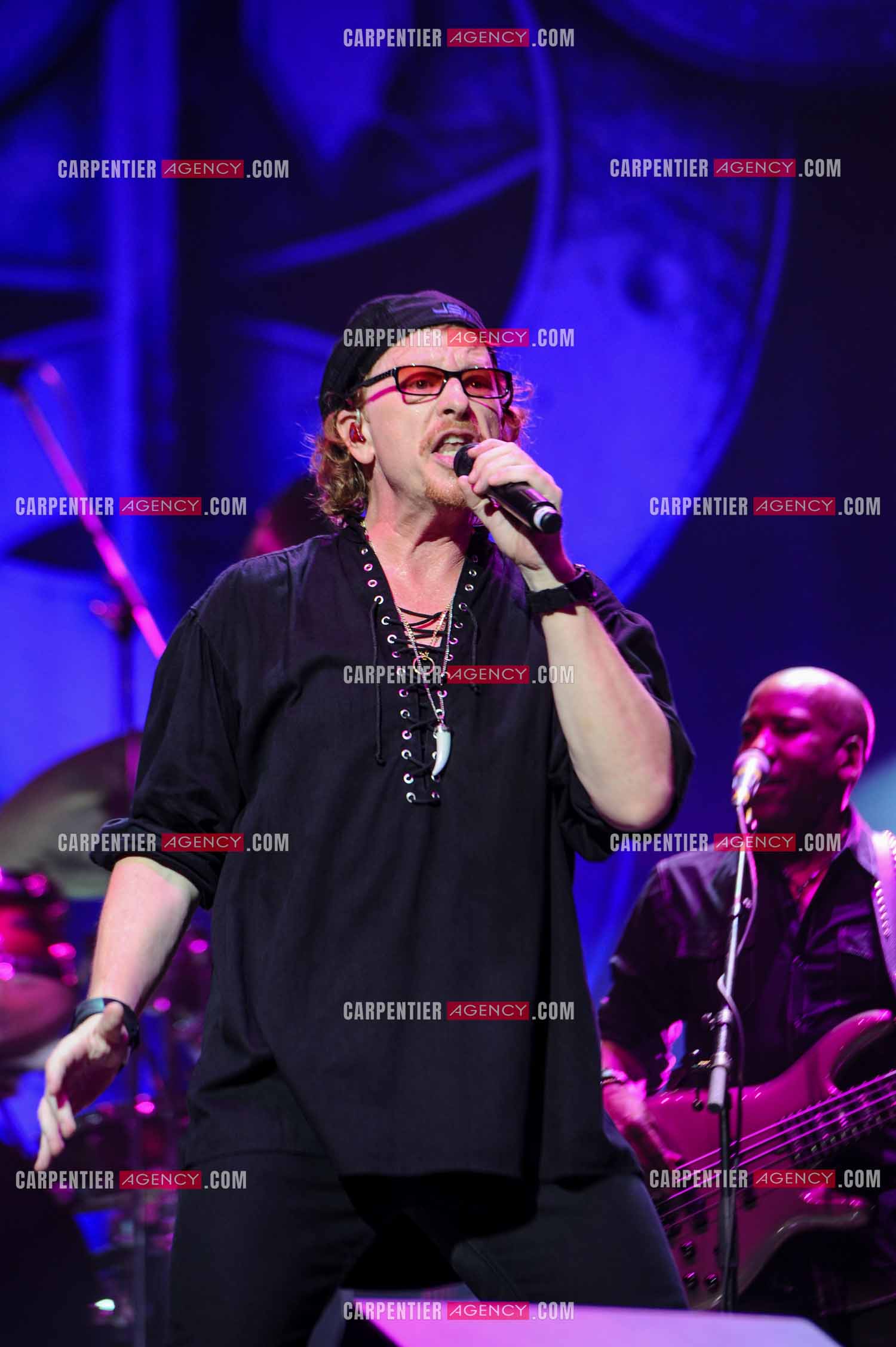 Le groupe Toto en concert au Zénith de Paris. Le chanteur du groupe, Joe Williams. ( Exclusif )