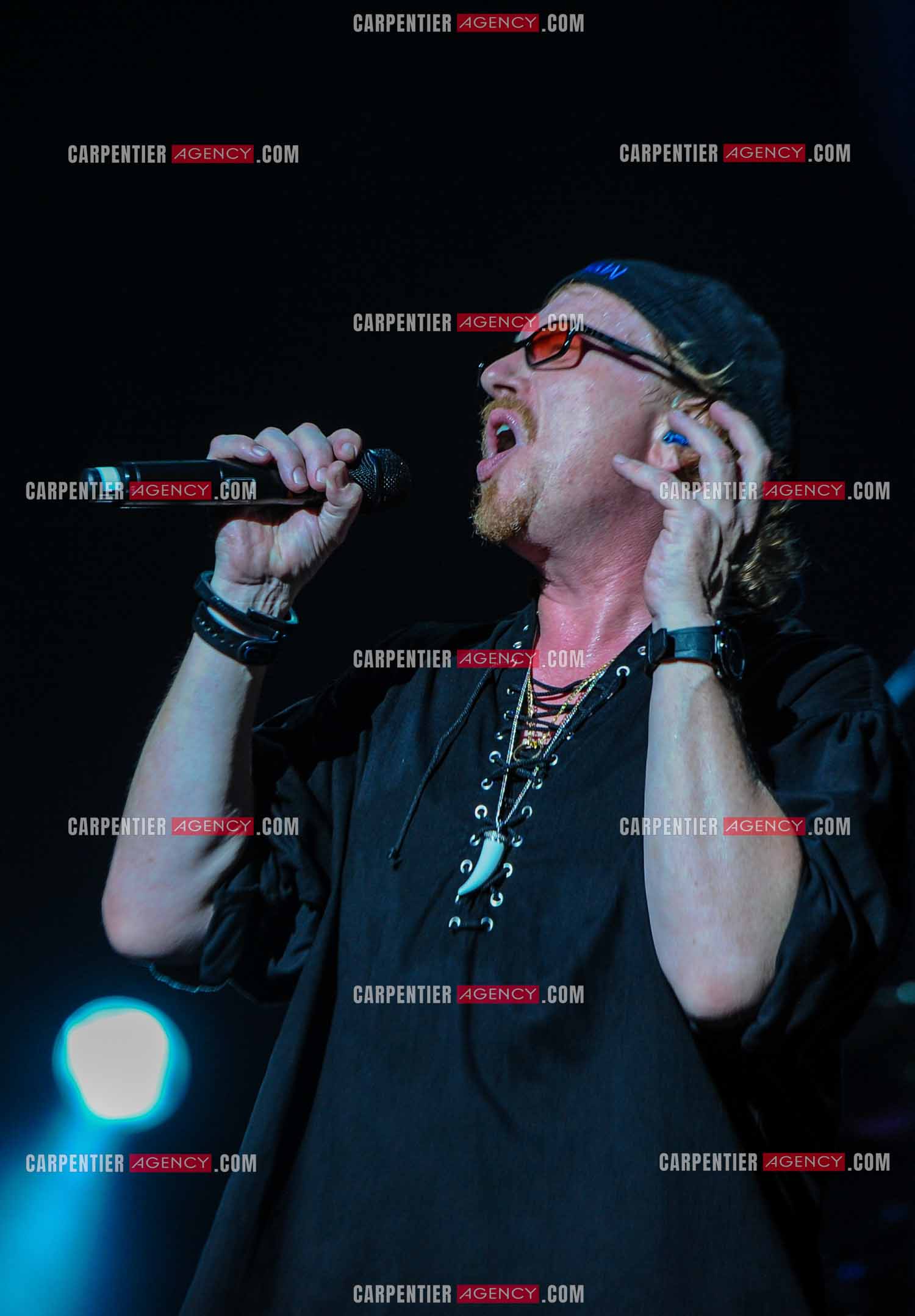 Le groupe Toto en concert au Zénith de Paris. Le chanteur du groupe, Joe Williams. ( Exclusif )