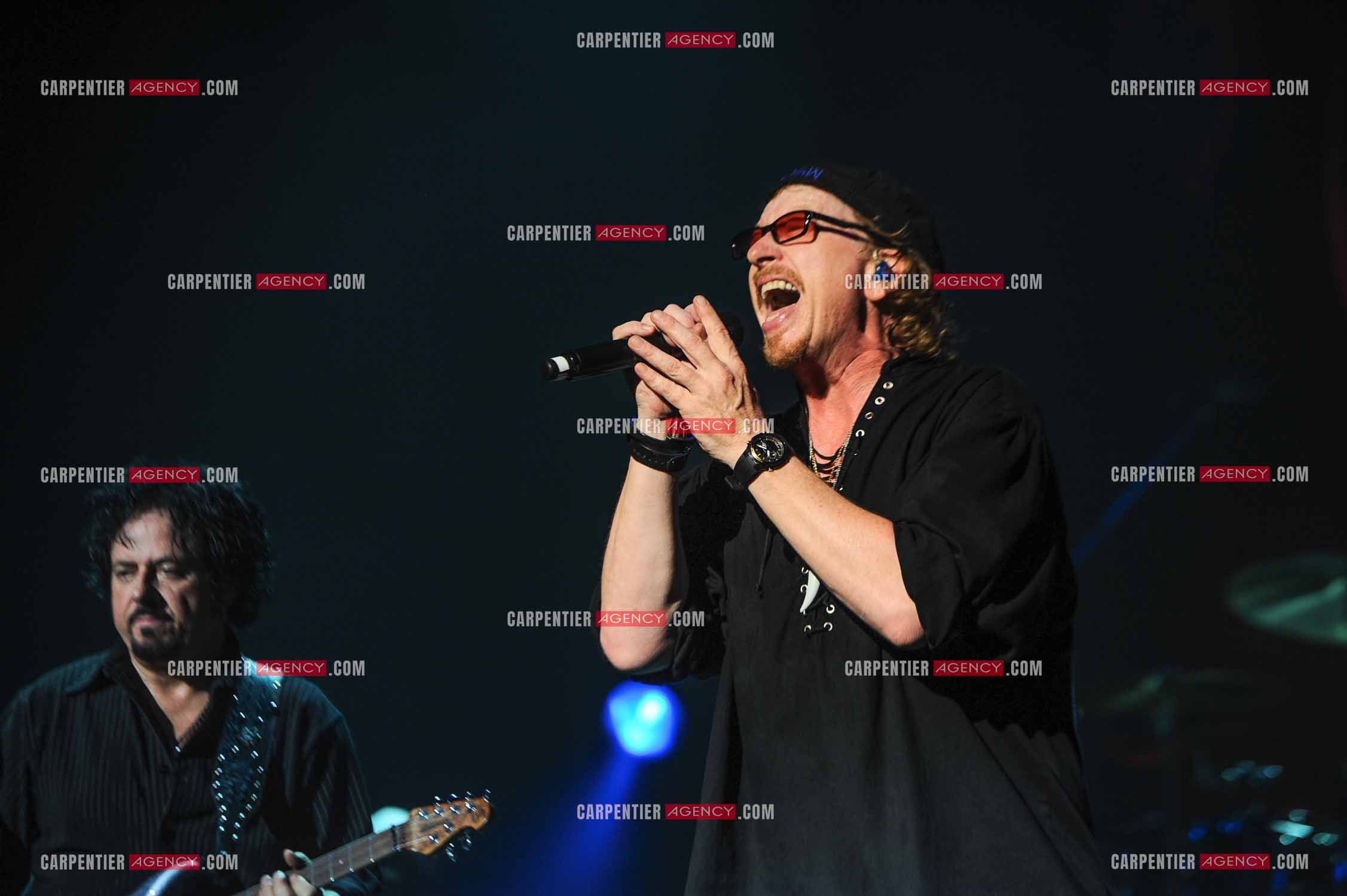 Le groupe Toto en concert au Zénith de Paris. Le chanteur du groupe, Joe Williams. ( Exclusif )