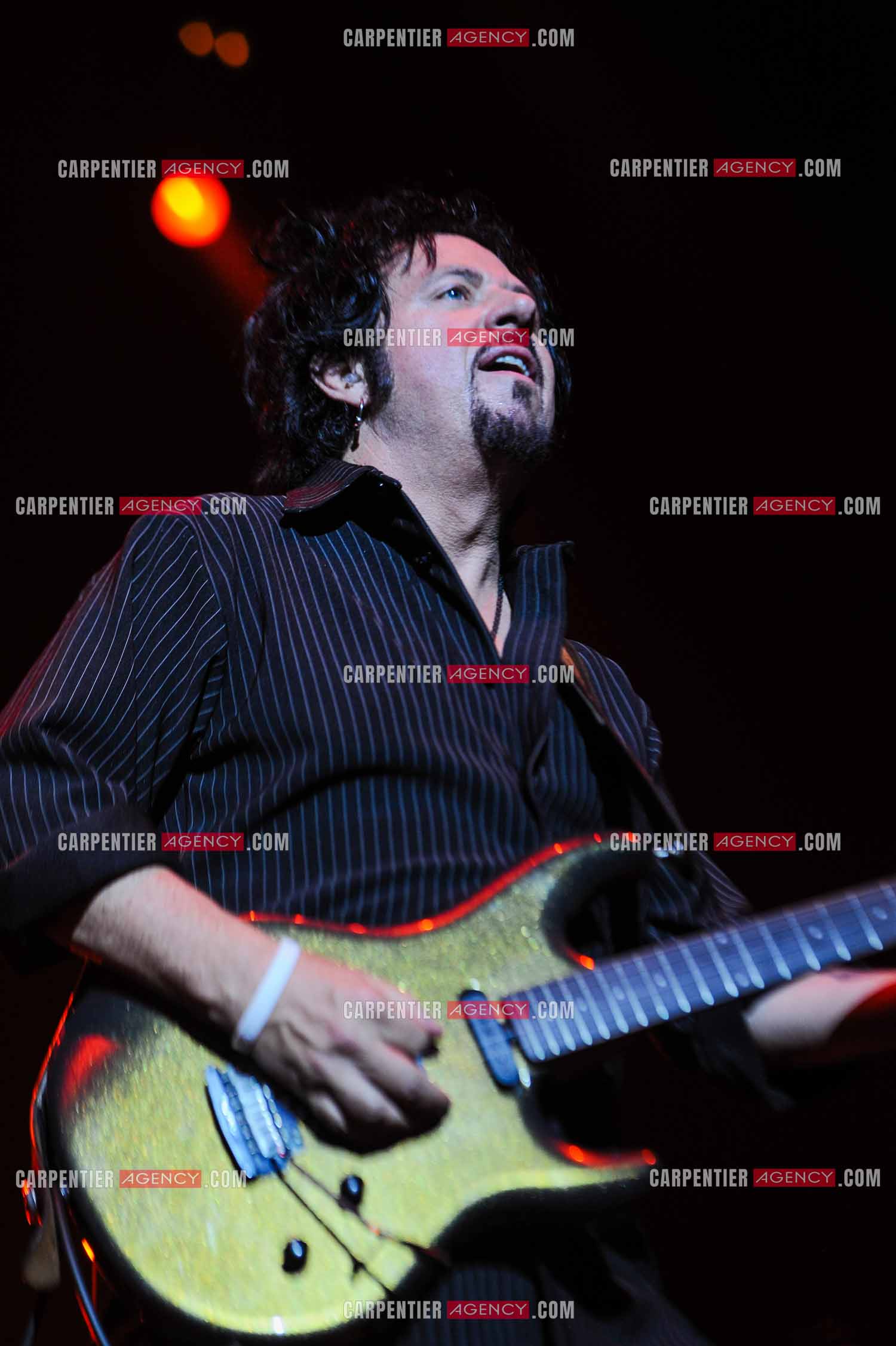 Le groupe Toto en concert au Zénith de Paris. Le guitariste du groupe, Steve Lukather.  ( Exclusif )
