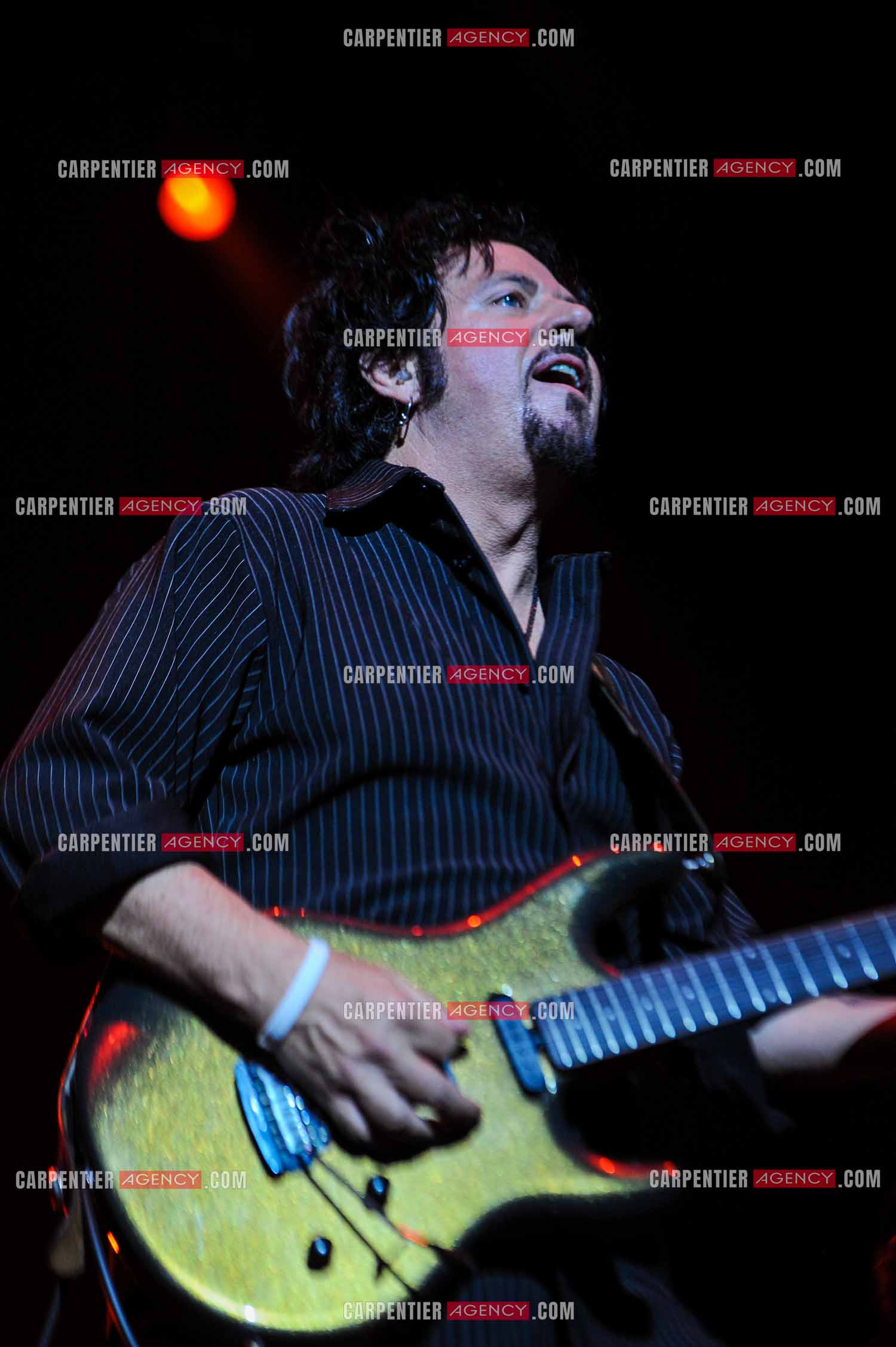 Le groupe Toto en concert au Zénith de Paris. Le guitariste du groupe, Steve Lukather.  ( Exclusif )