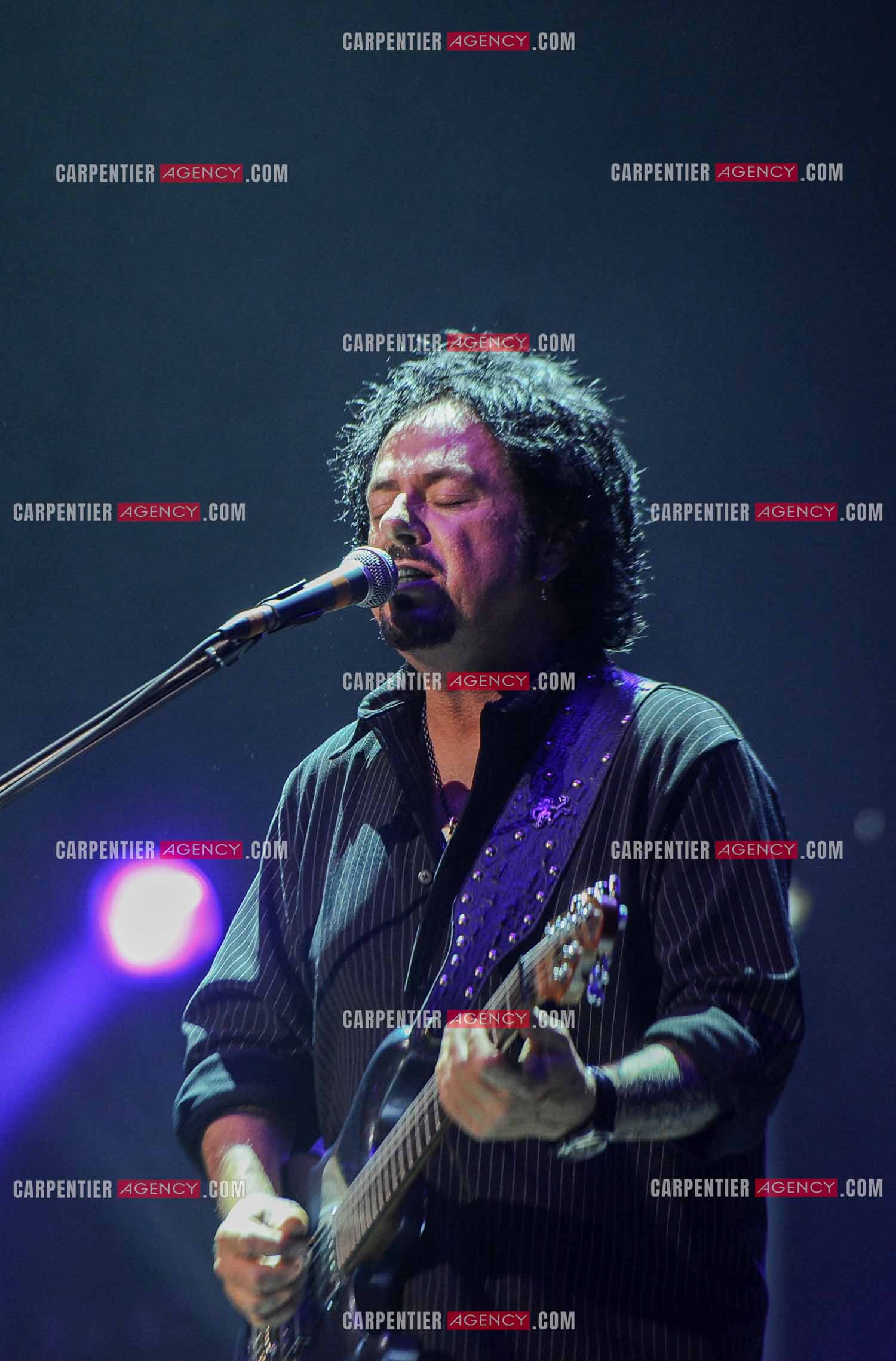 Le groupe Toto en concert au Zénith de Paris. Le guitariste du groupe, Steve Lukather.  ( Exclusif )