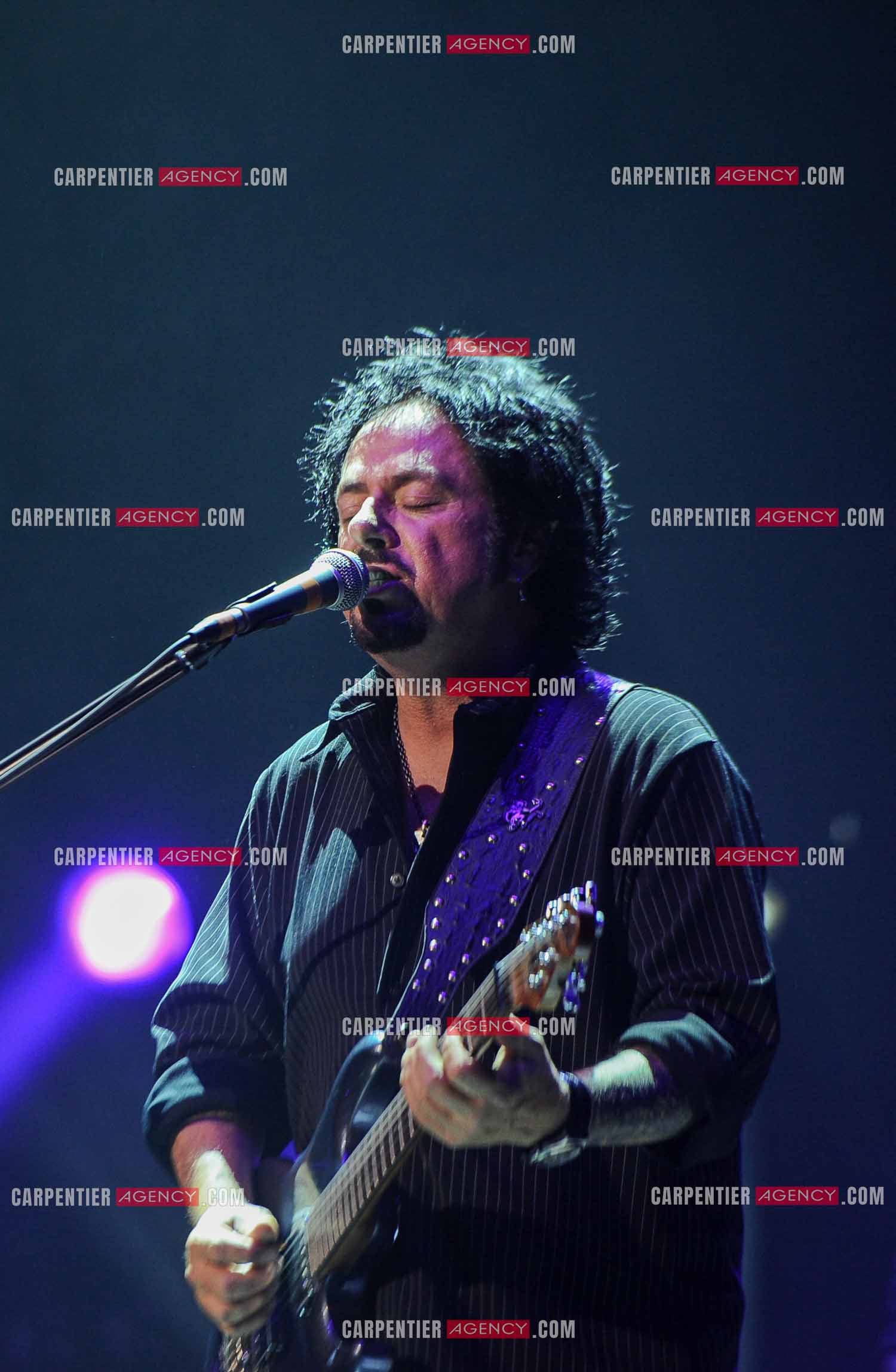 Le groupe Toto en concert au Zénith de Paris. Le guitariste du groupe, Steve Lukather.  ( Exclusif )