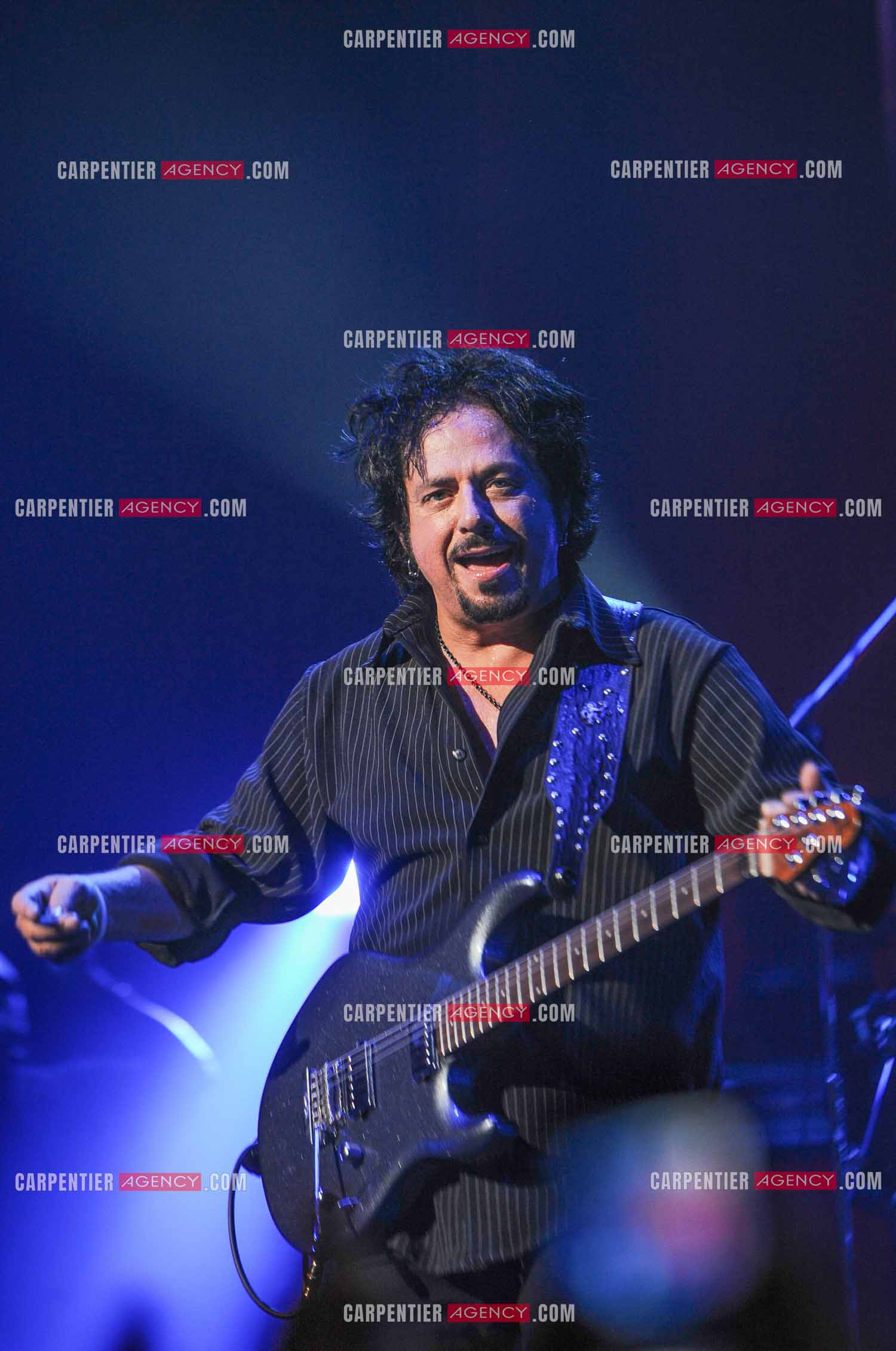 Le groupe Toto en concert au Zénith de Paris. Le guitariste du groupe, Steve Lukather.  ( Exclusif )