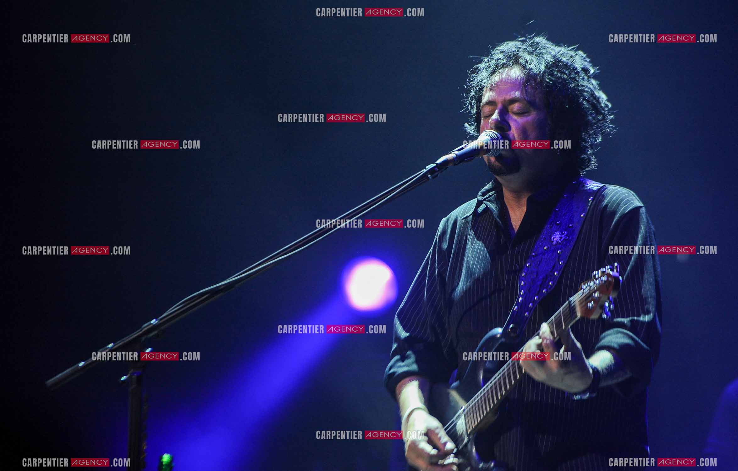 Le groupe Toto en concert au Zénith de Paris. Le guitariste du groupe, Steve Lukather.  ( Exclusif )