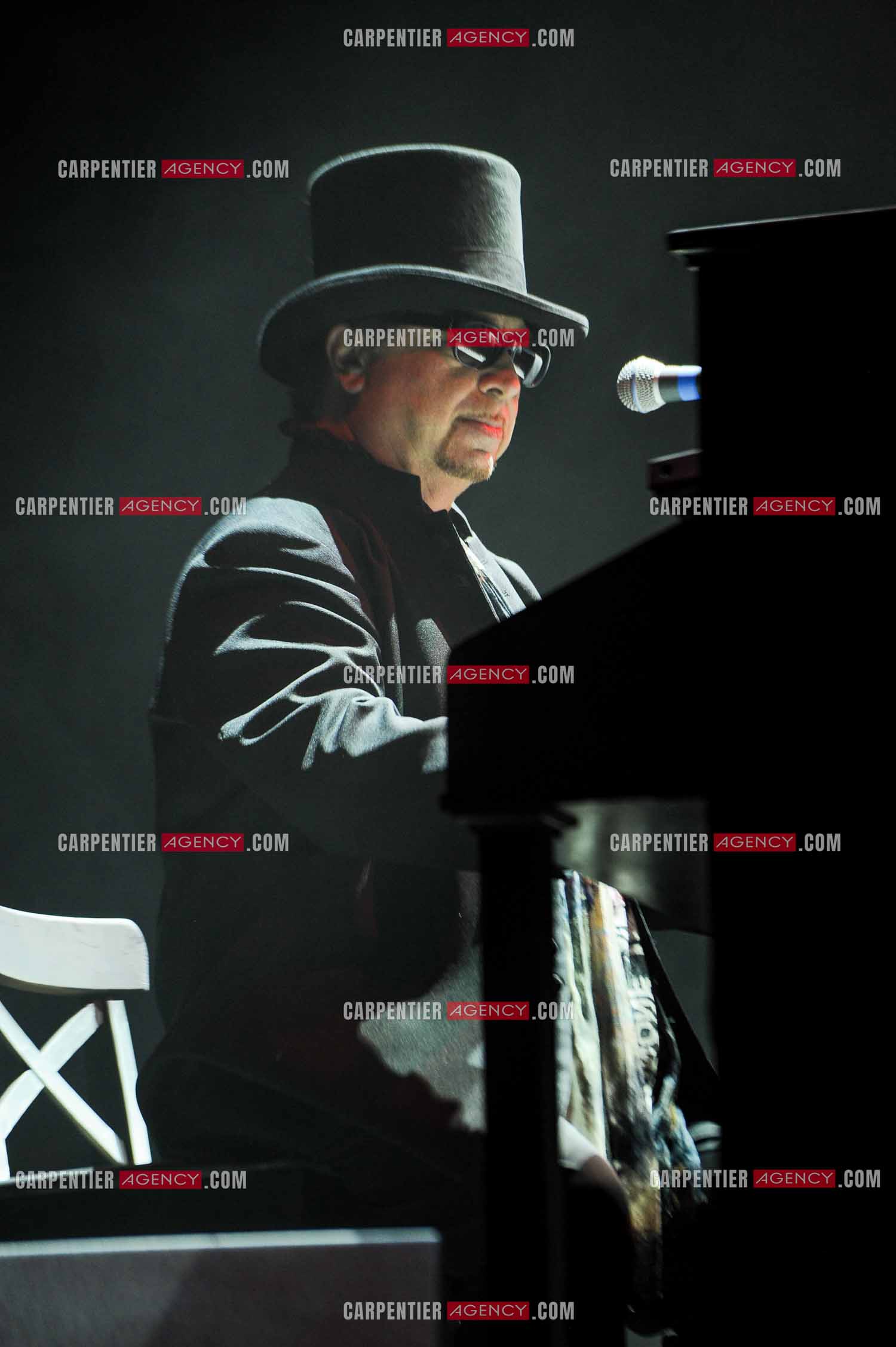 Le groupe Toto en concert au Zénith de Paris. Au clavier, David Paich. ( Exclusif )