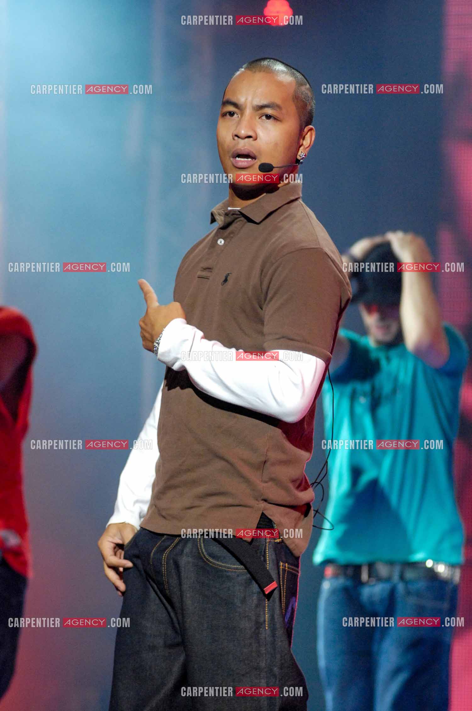 Le chanteur Willy Denzey invité de l'émission Hit Machine.    ( Exclusif )