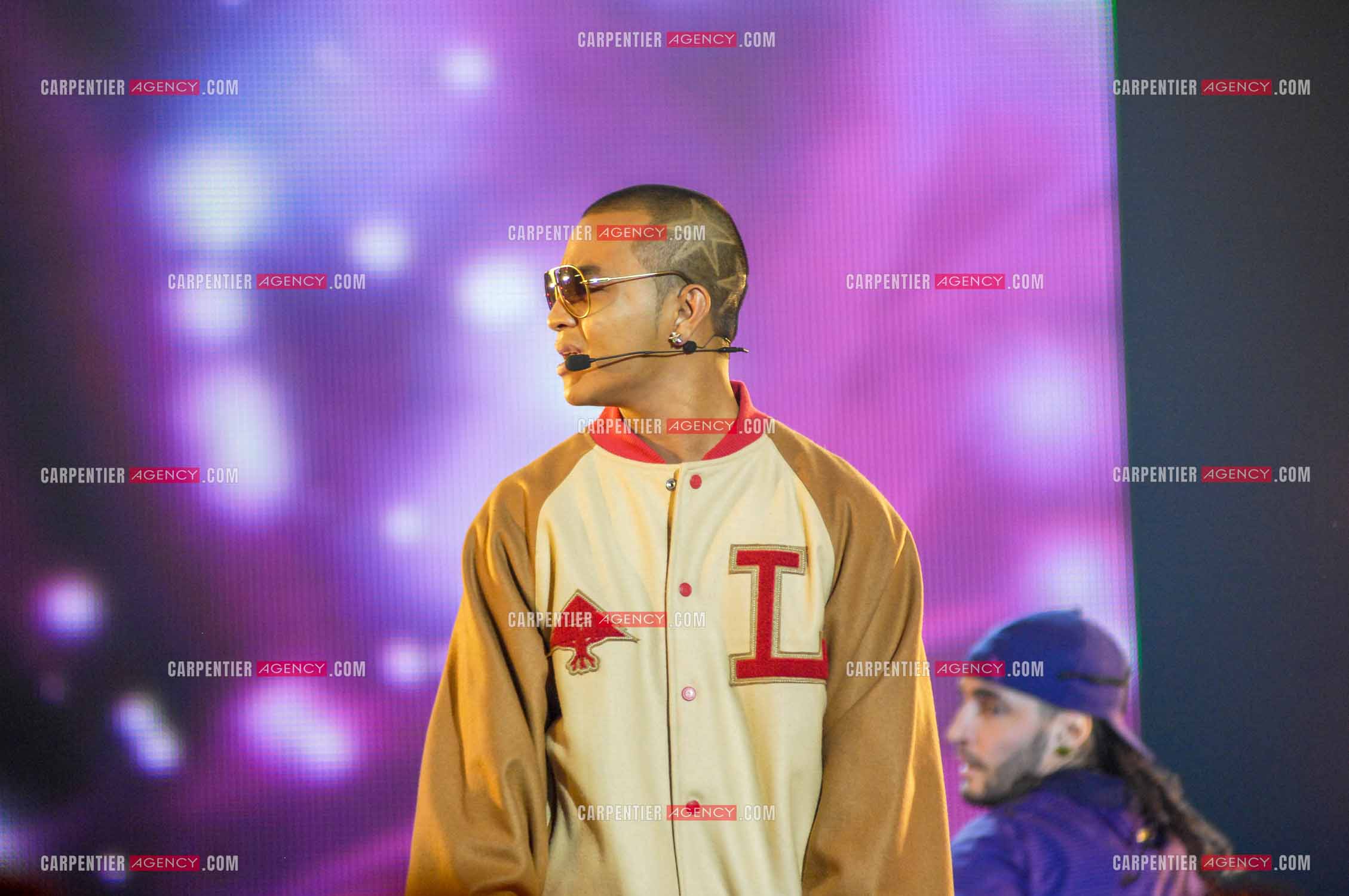 Le chanteur Willy Denzey invité de l'émission Hit Machine.    ( Exclusif )