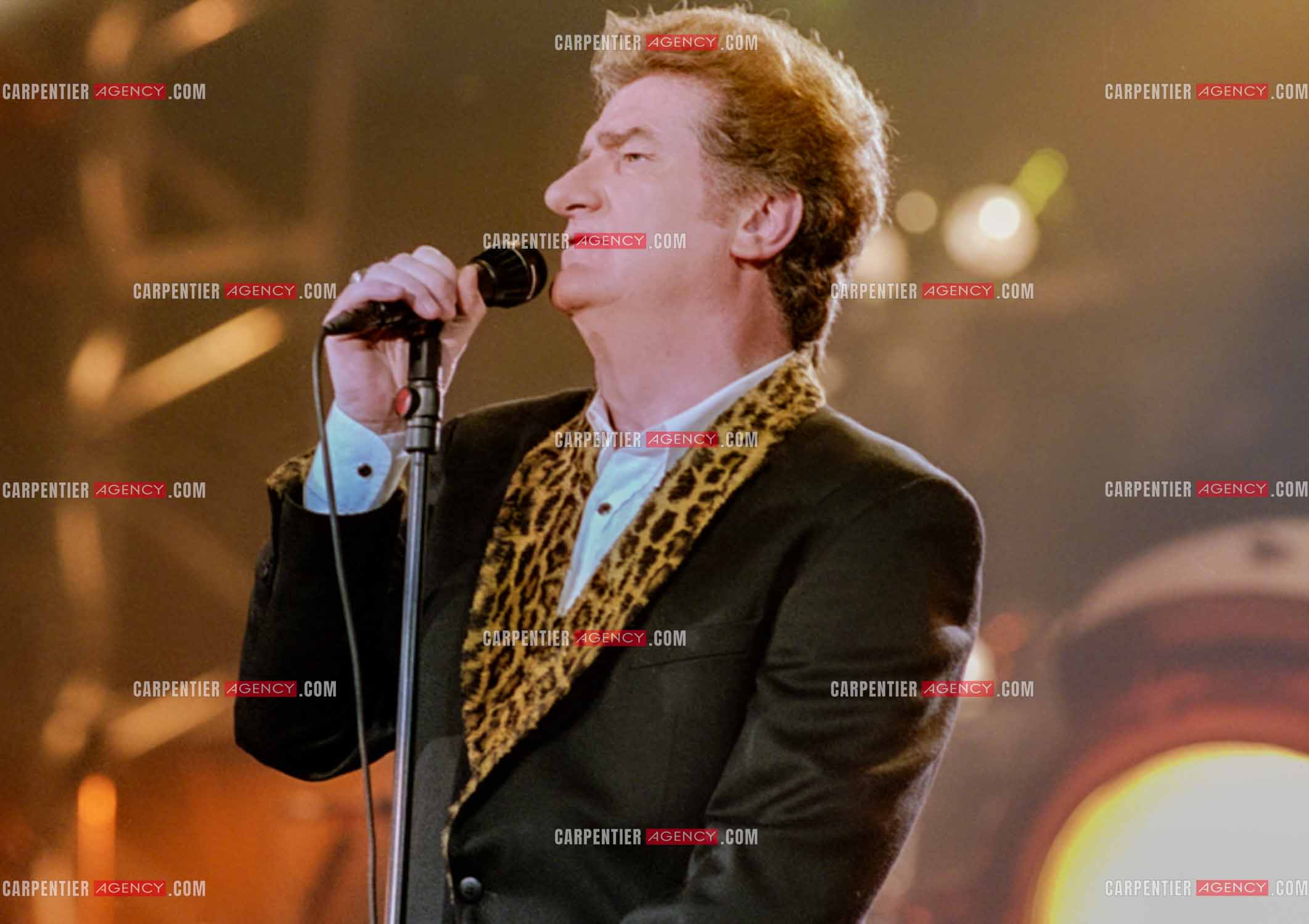 Le chanteur Eddy Mitchell en concert à l'Olympia le 29 mars 1994.