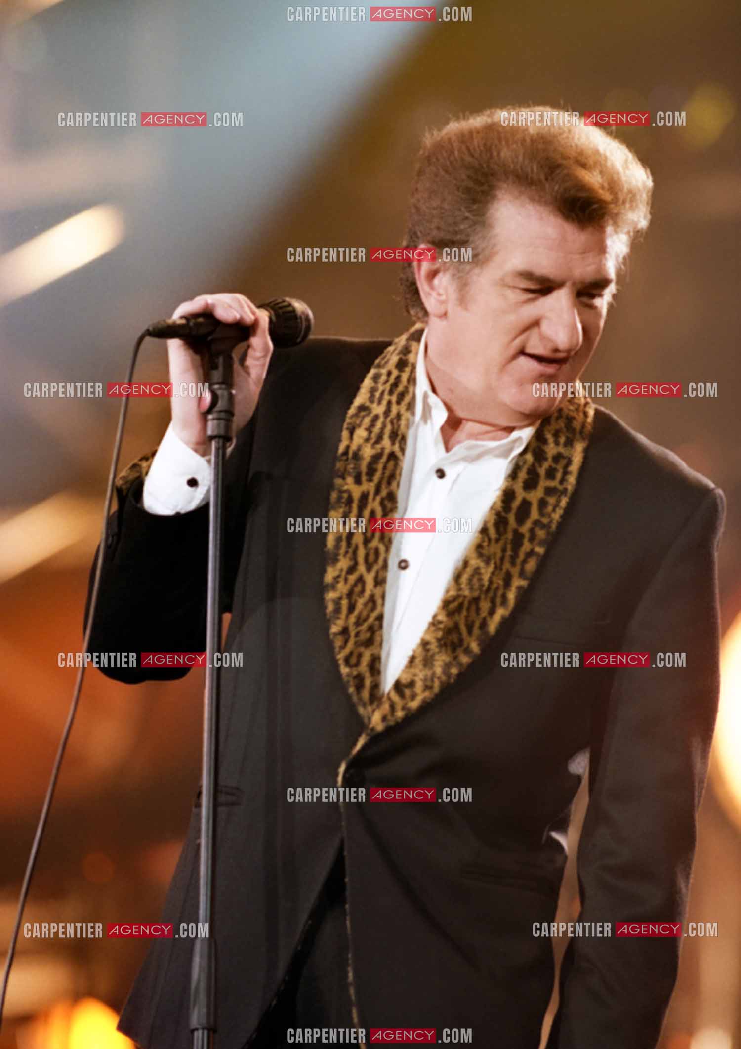 Le chanteur Eddy Mitchell en concert à l'Olympia le 29 mars 1994.