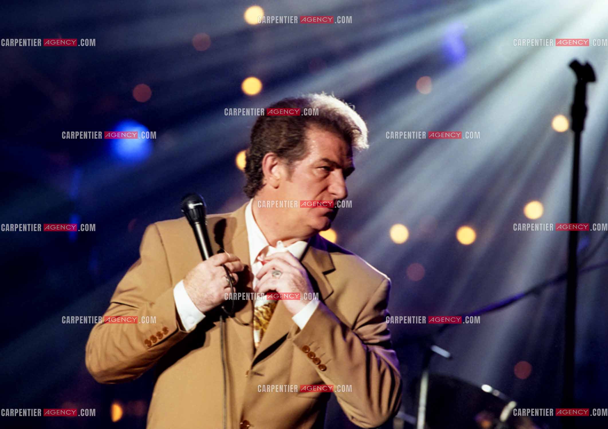 Le chanteur Eddy Mitchell en concert à l'Olympia le 29 mars 1994.
