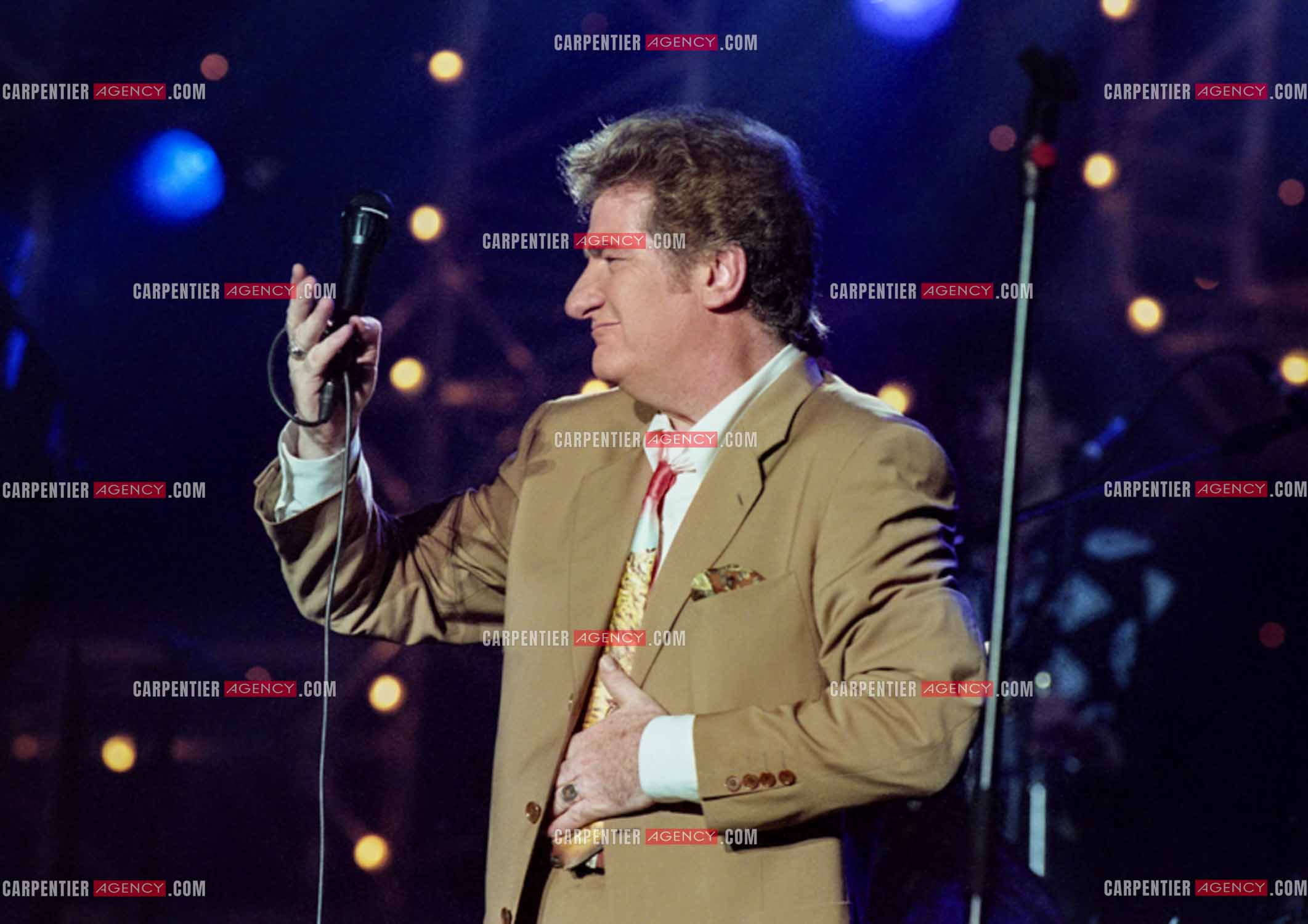 Le chanteur Eddy Mitchell en concert à l'Olympia le 29 mars 1994.