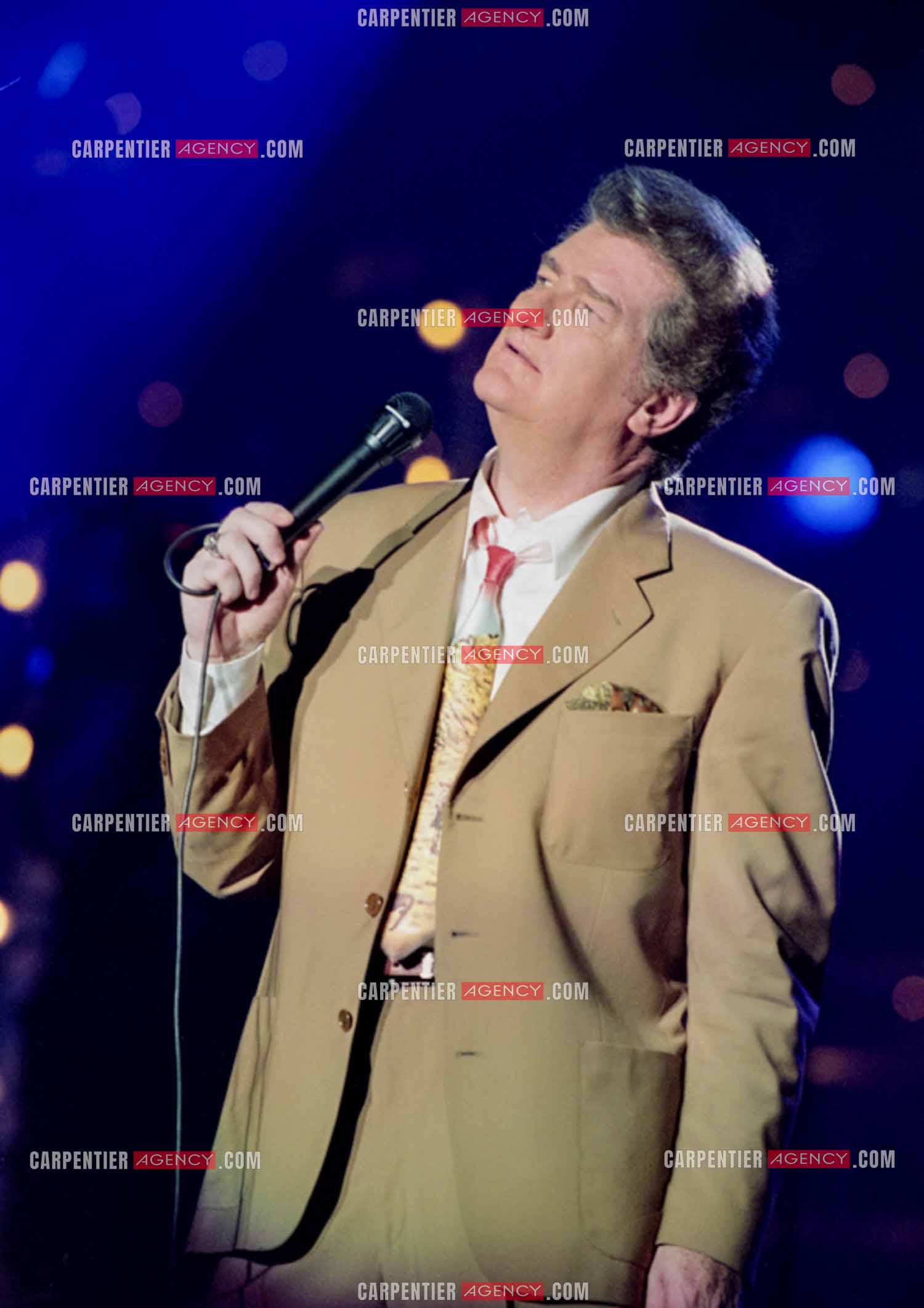 Le chanteur Eddy Mitchell en concert à l'Olympia le 29 mars 1994.