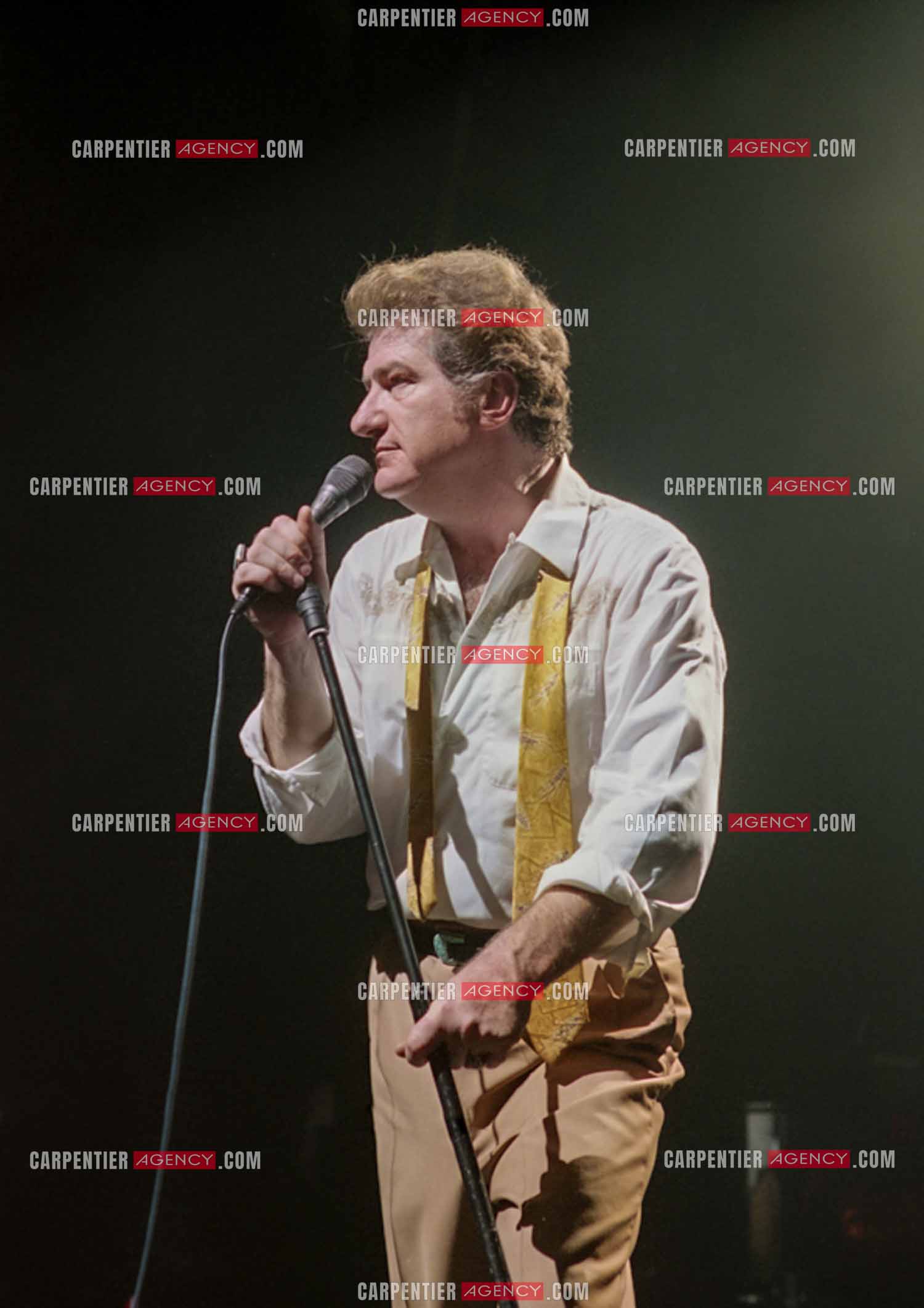 Le chanteur Eddy Mitchell en concert à l'Olympia le 29 mars 1994.
