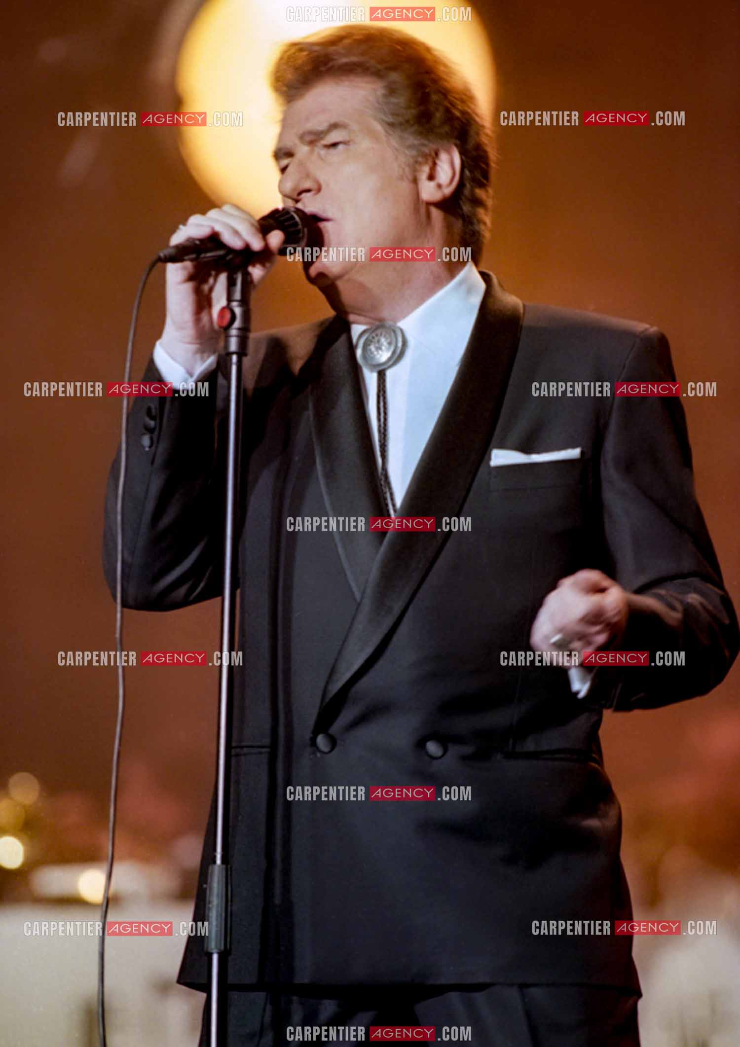 Le chanteur Eddy Mitchell en concert à l'Olympia le 29 mars 1994.