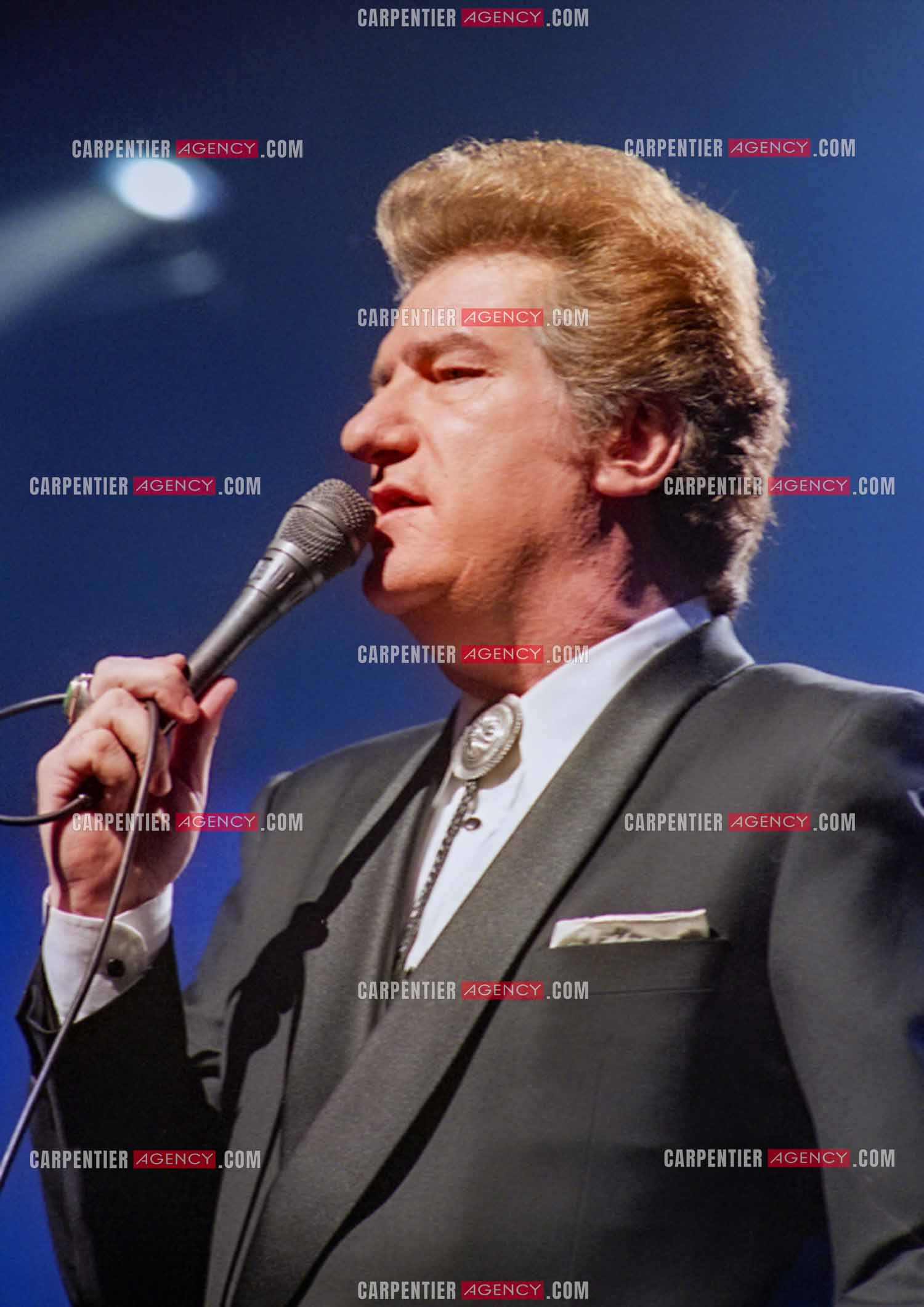 Le chanteur Eddy Mitchell en concert à l'Olympia le 29 mars 1994.