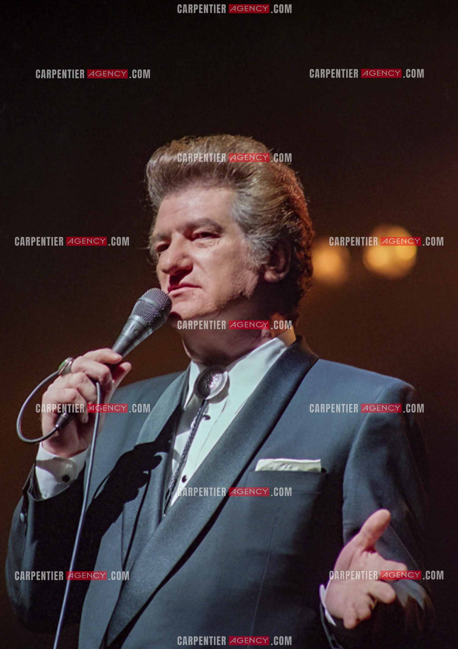 Le chanteur Eddy Mitchell en concert à l'Olympia le 29 mars 1994.