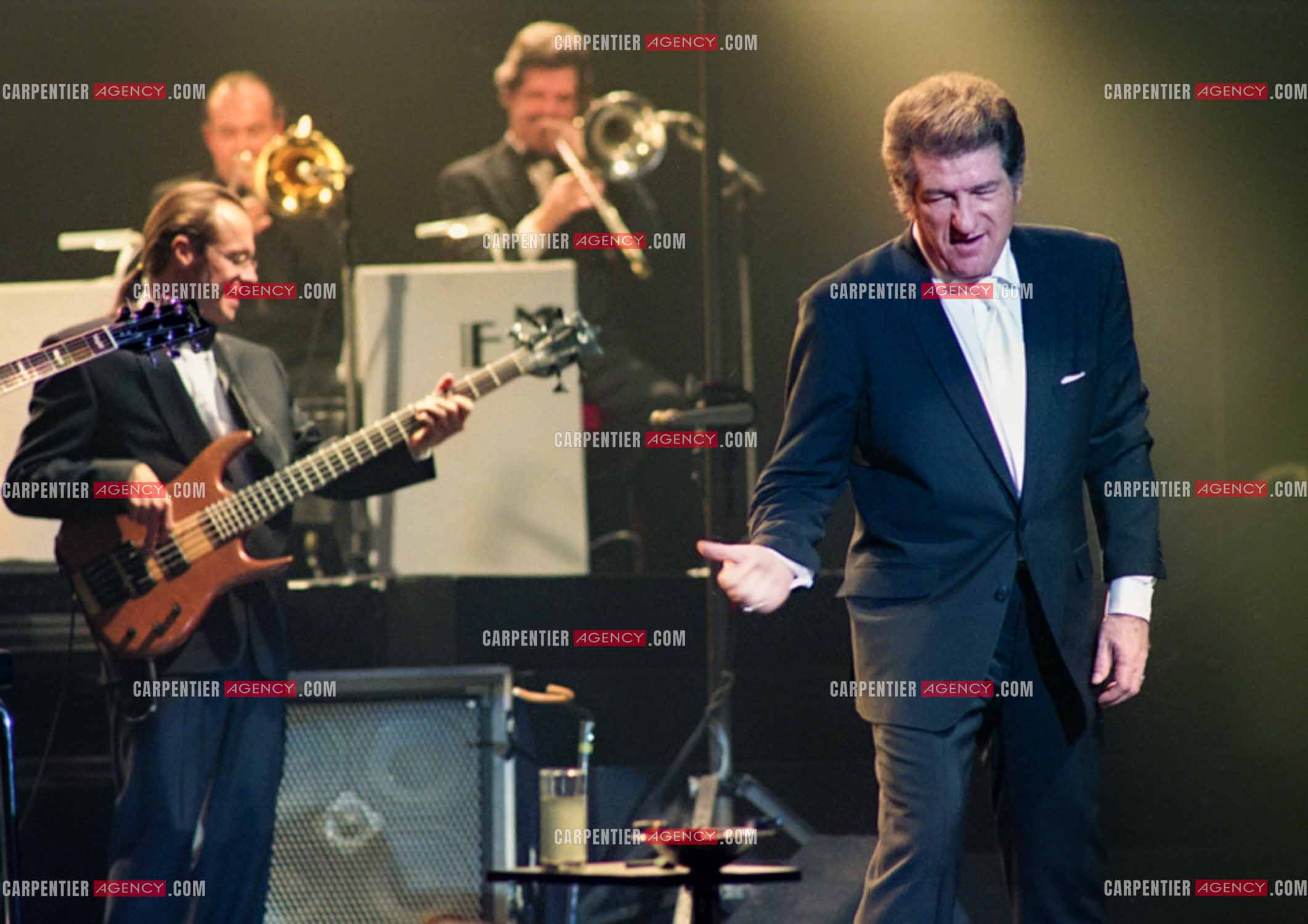 Le chanteur Eddy Mitchell en concert à l'Olympia le 29 mars 1994.