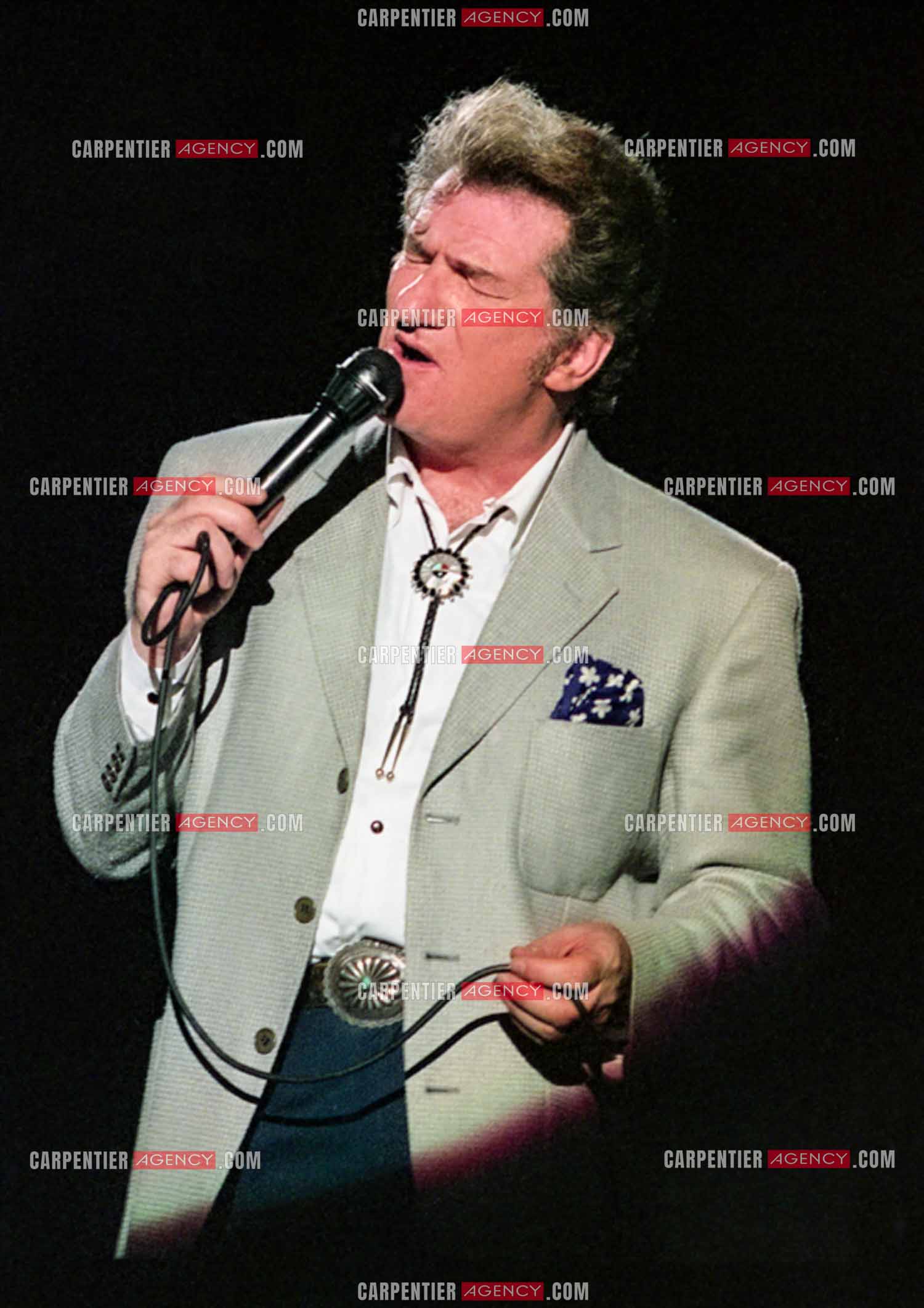 Le chanteur Eddy Mitchell en concert au Zénith de Paris du 08 au 12 février 1994.