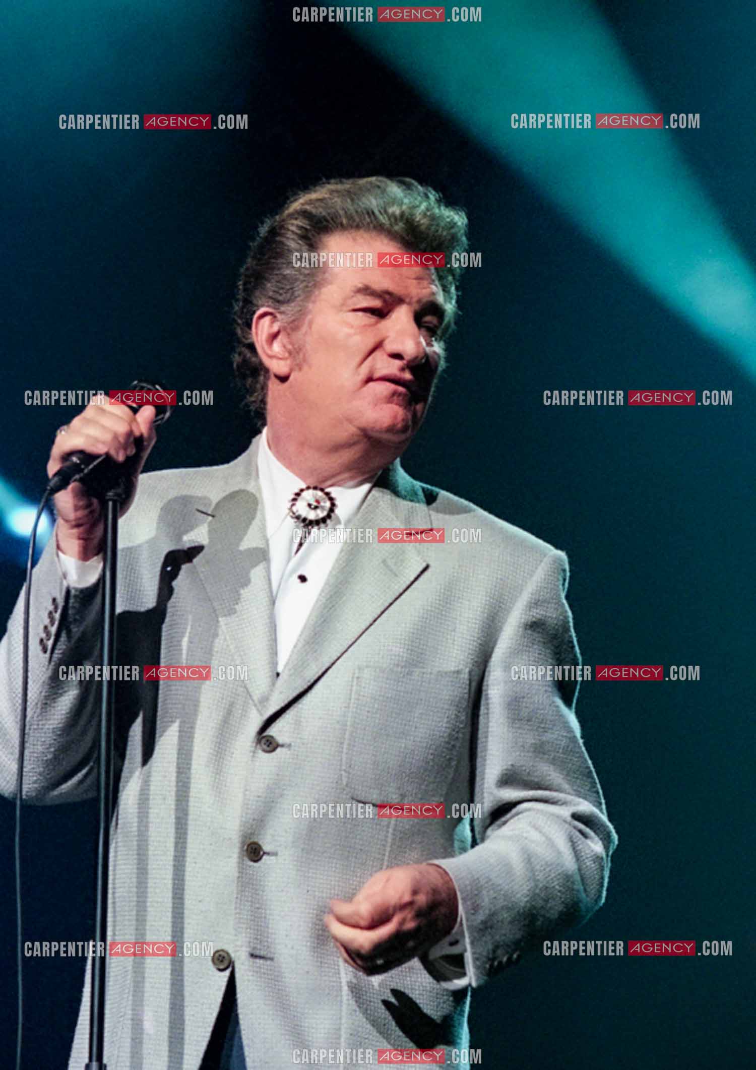 Le chanteur Eddy Mitchell en concert au Zénith de Paris du 08 au 12 février 1994.