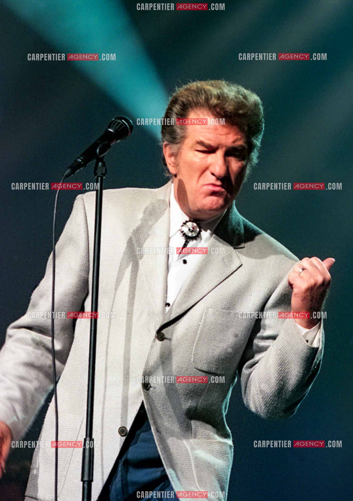 Le chanteur Eddy Mitchell en concert au Zénith de Paris du 08 au 12 février 1994.