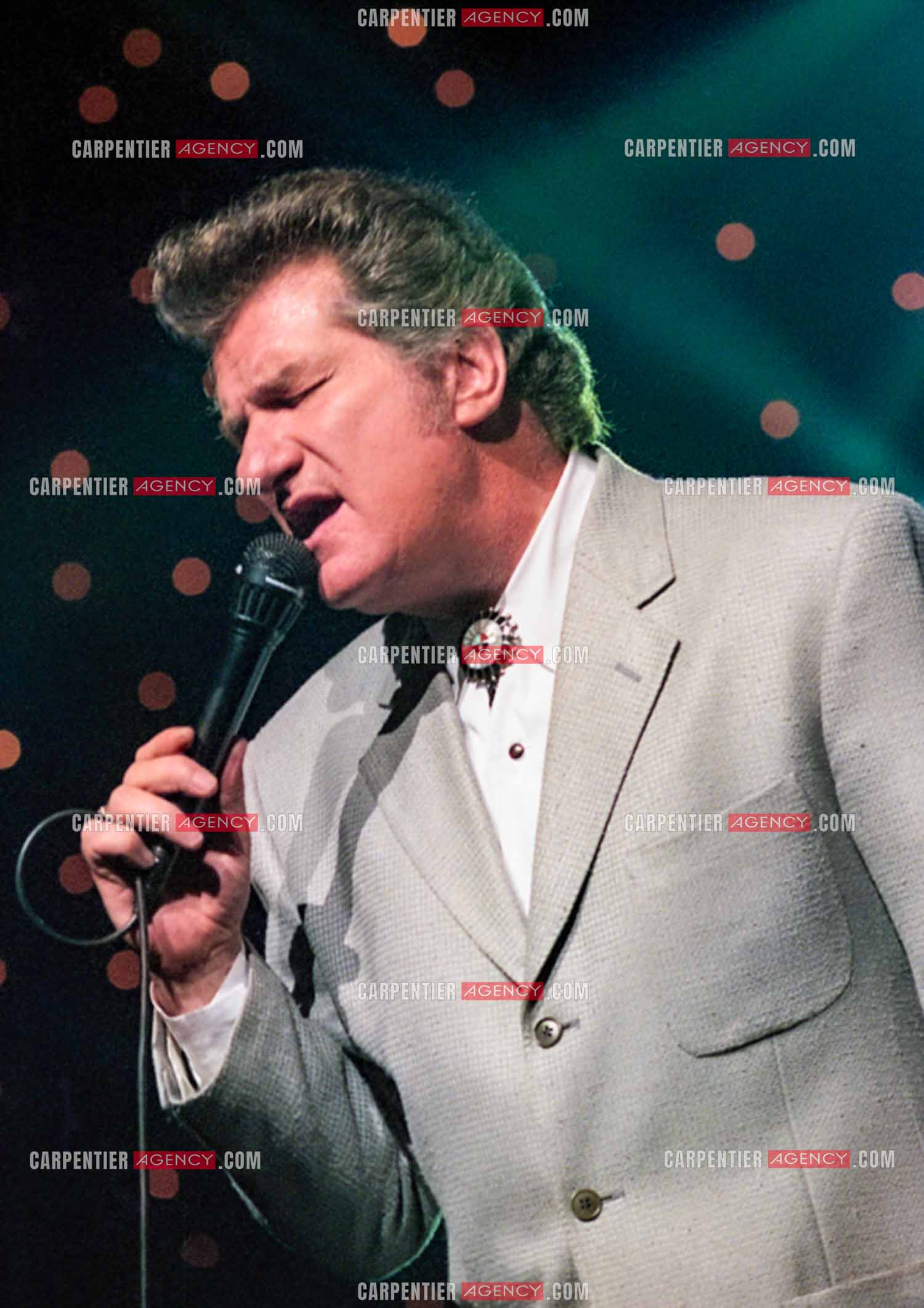 Le chanteur Eddy Mitchell en concert au Zénith de Paris du 08 au 12 février 1994.