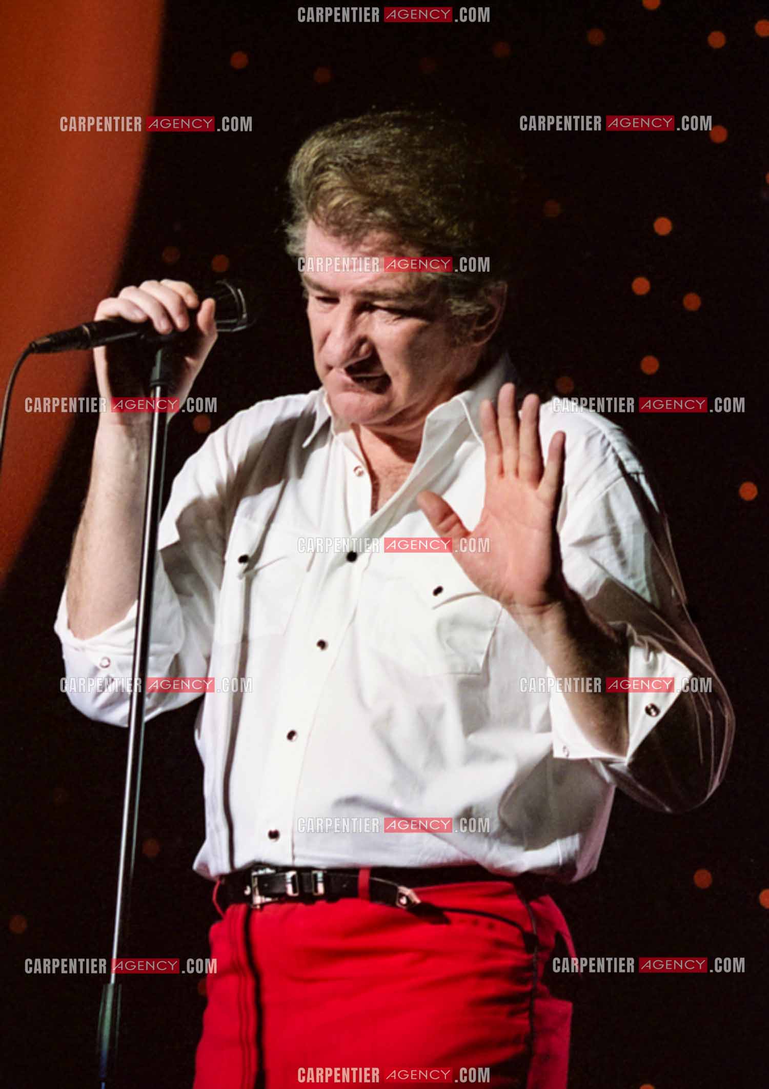 Le chanteur Eddy Mitchell en concert au POPB de Paris Bercy. Le big band d'Eddy Mitchell. Mr Eddy 1997