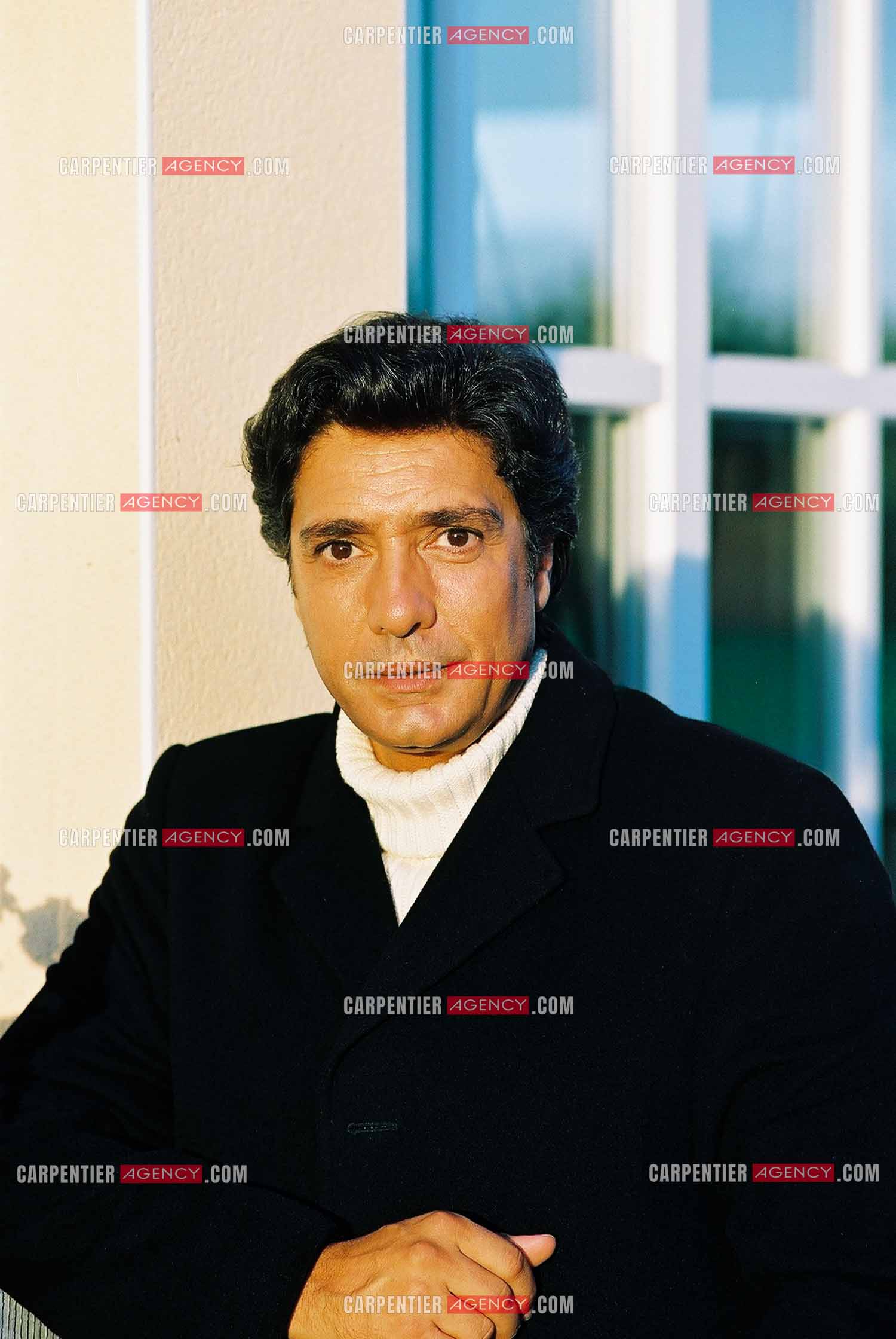 Le chanteur Frédéric François dans sa résidence privée en Belgique.  ( Exclusif )