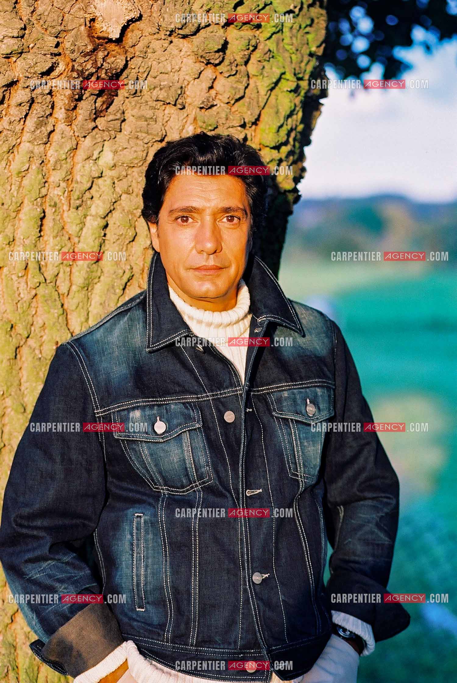 Le chanteur Frédéric François dans sa résidence privée en Belgique.  ( Exclusif )