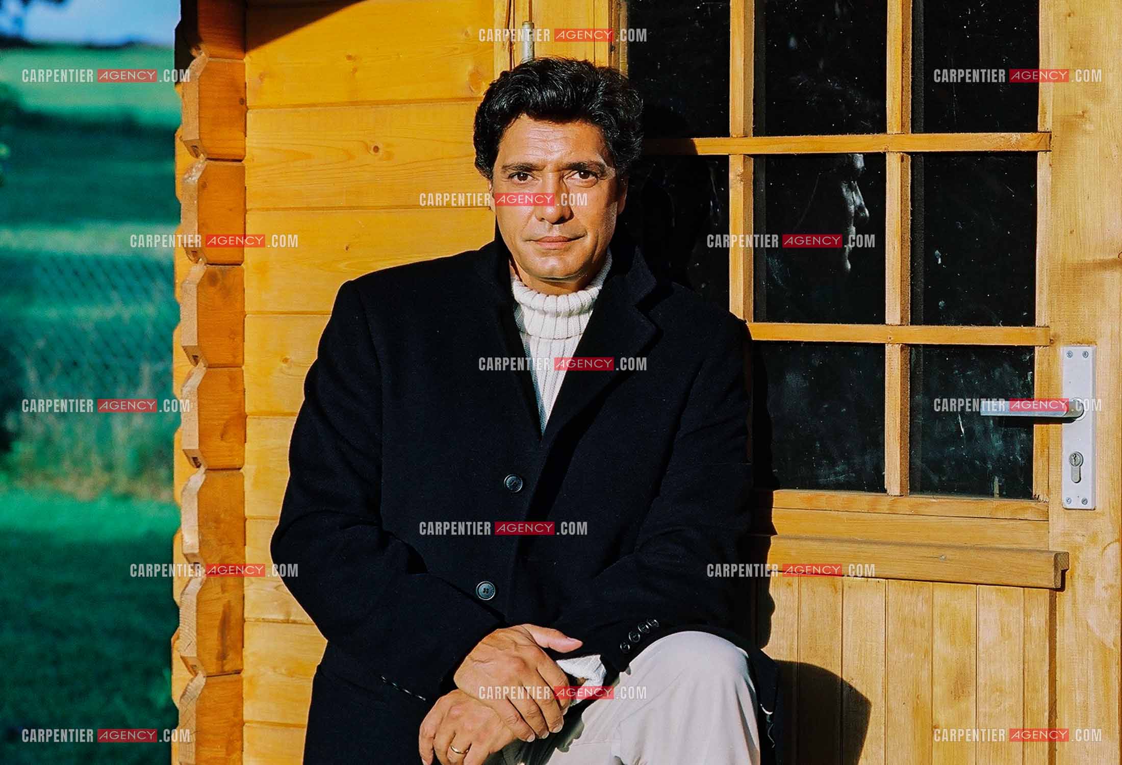 Le chanteur Frédéric François dans sa résidence privée en Belgique.  ( Exclusif )