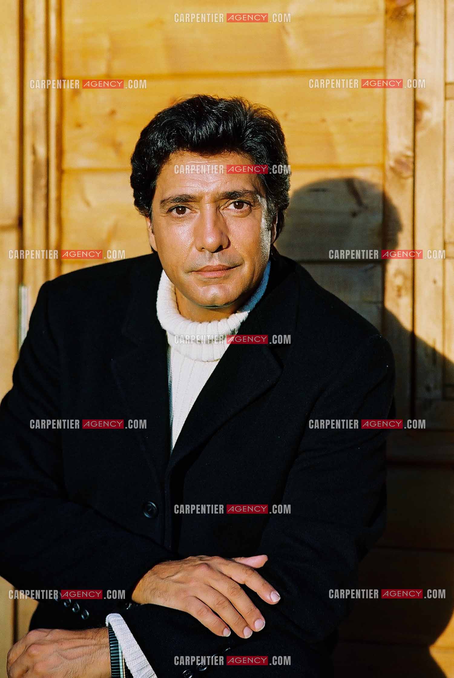 Le chanteur Frédéric François dans sa résidence privée en Belgique.  ( Exclusif )